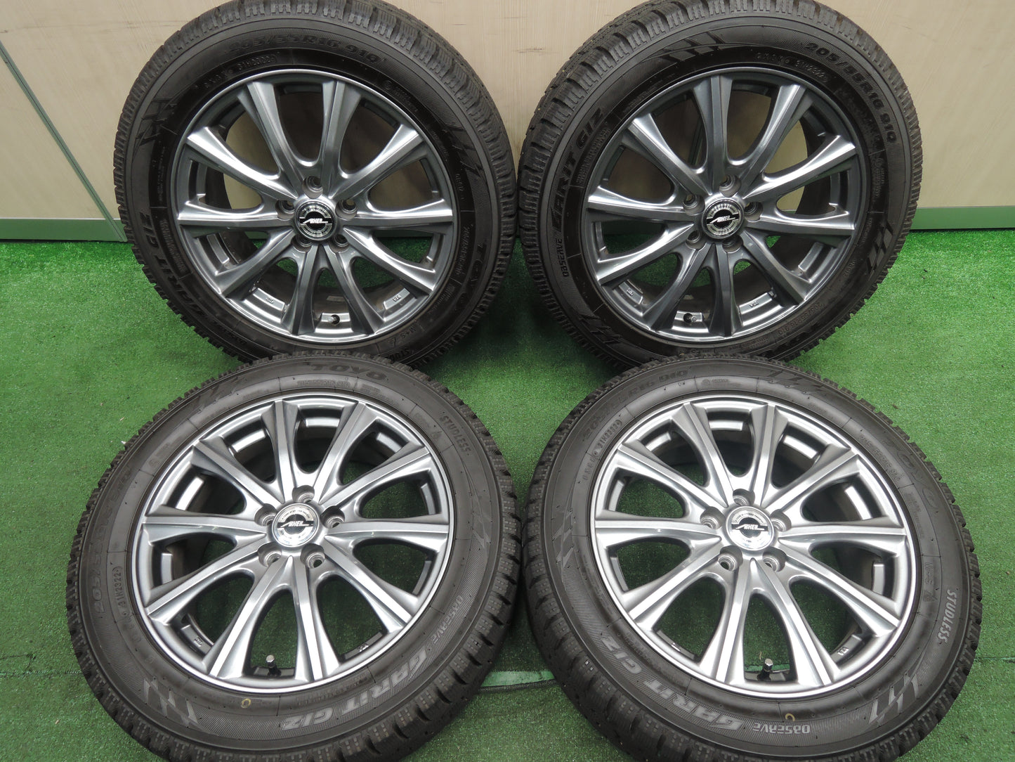 *送料無料*バリ溝！22年！キレイ！ほぼ10分★スタッドレス 205/55R16 トーヨー オブザーブ ガリット GIZ AXEL アクセル 16インチ PCD100/5H★3111121HAス