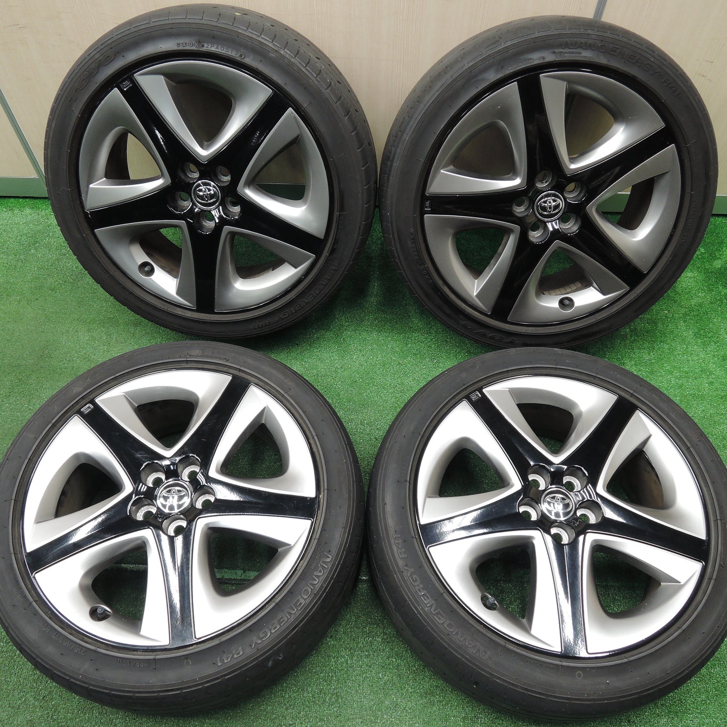 *送料無料*キレイ★トヨタ 50系 プリウス ツーリング 純正 215/45R17 トーヨー ナノエナジー R41 17インチ PCD100/5H★3111708TNノ