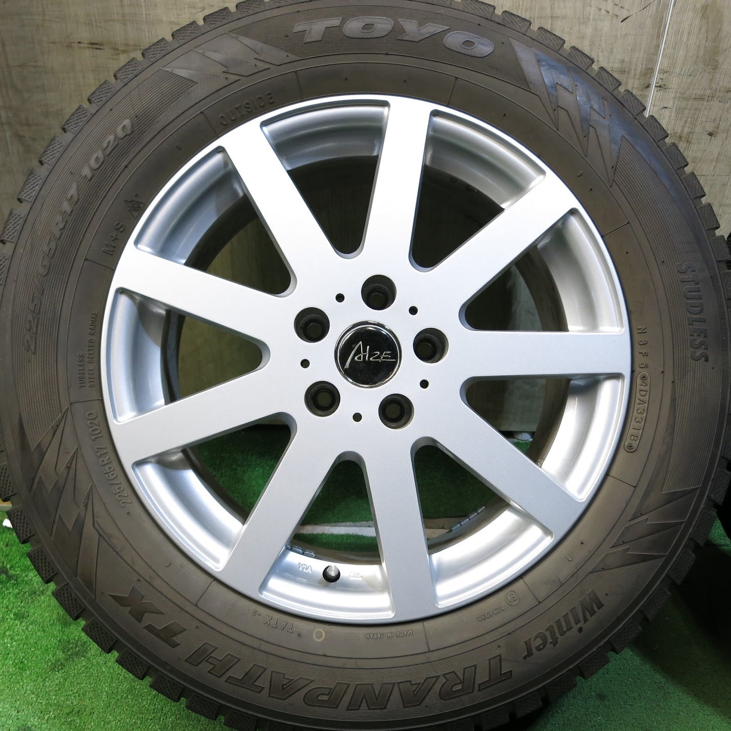 [送料無料]バリ溝！キレイ！9.5分★スタッドレス 225/65R17 トーヨー トランパス TX AIZE 社外 アルミ 17インチ PCD114.3/5H★3062007Hス