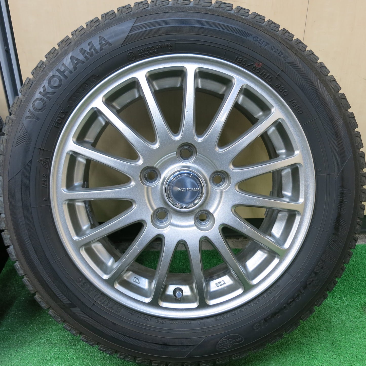 [送料無料]バリ溝！19年！9分★スタッドレス 185/65R15 ヨコハマ アイスガード iG50 プラス ECO FORME エコフォルム 15インチ PCD114.3/5H★3032907ヒス