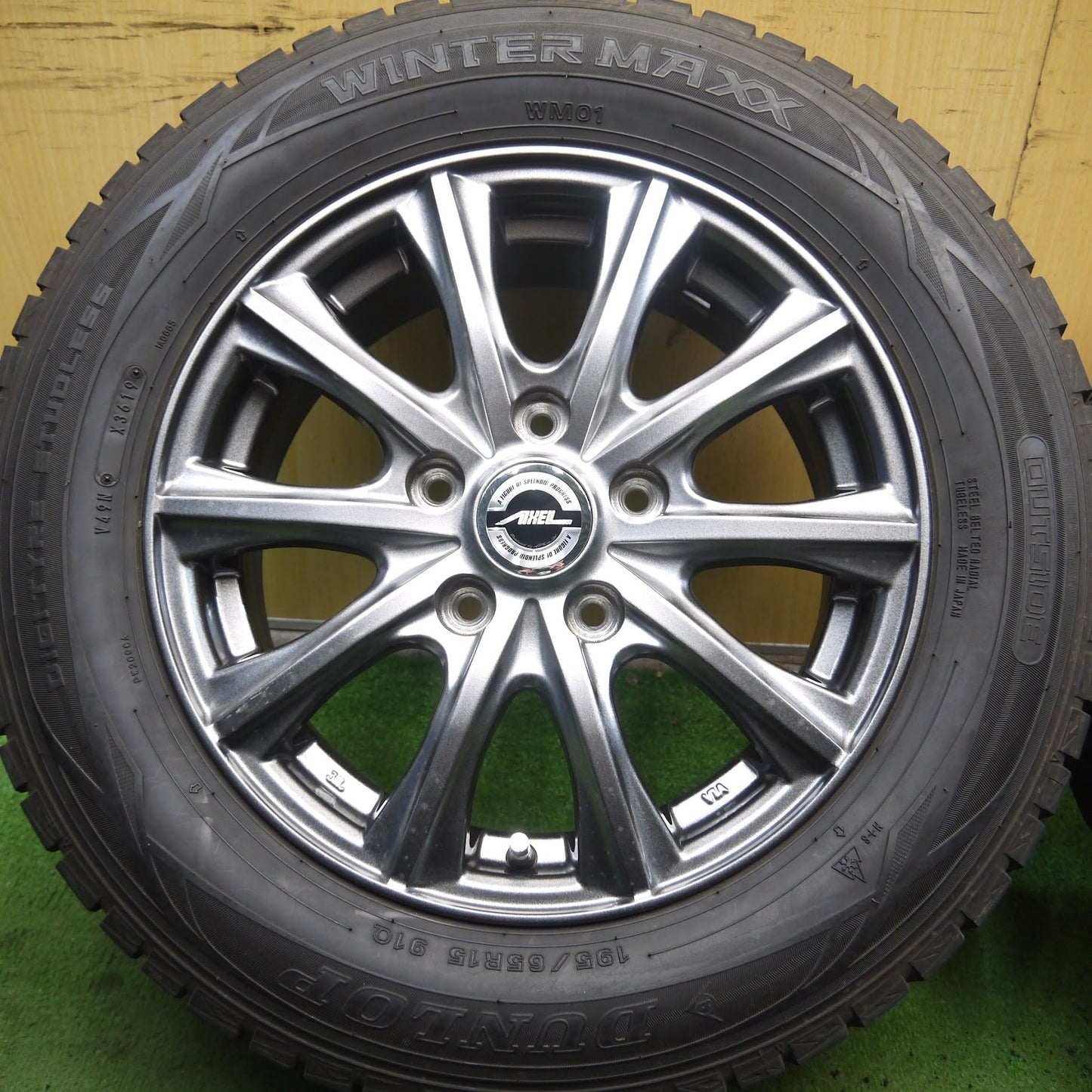 [送料無料]バリ溝！19年！キレイ！9分★スタッドレス 195/65R15 ダンロップ ウインターマックス WM01 AXEL weds アクセル 15インチ PCD114.3/5H★3070702Hス