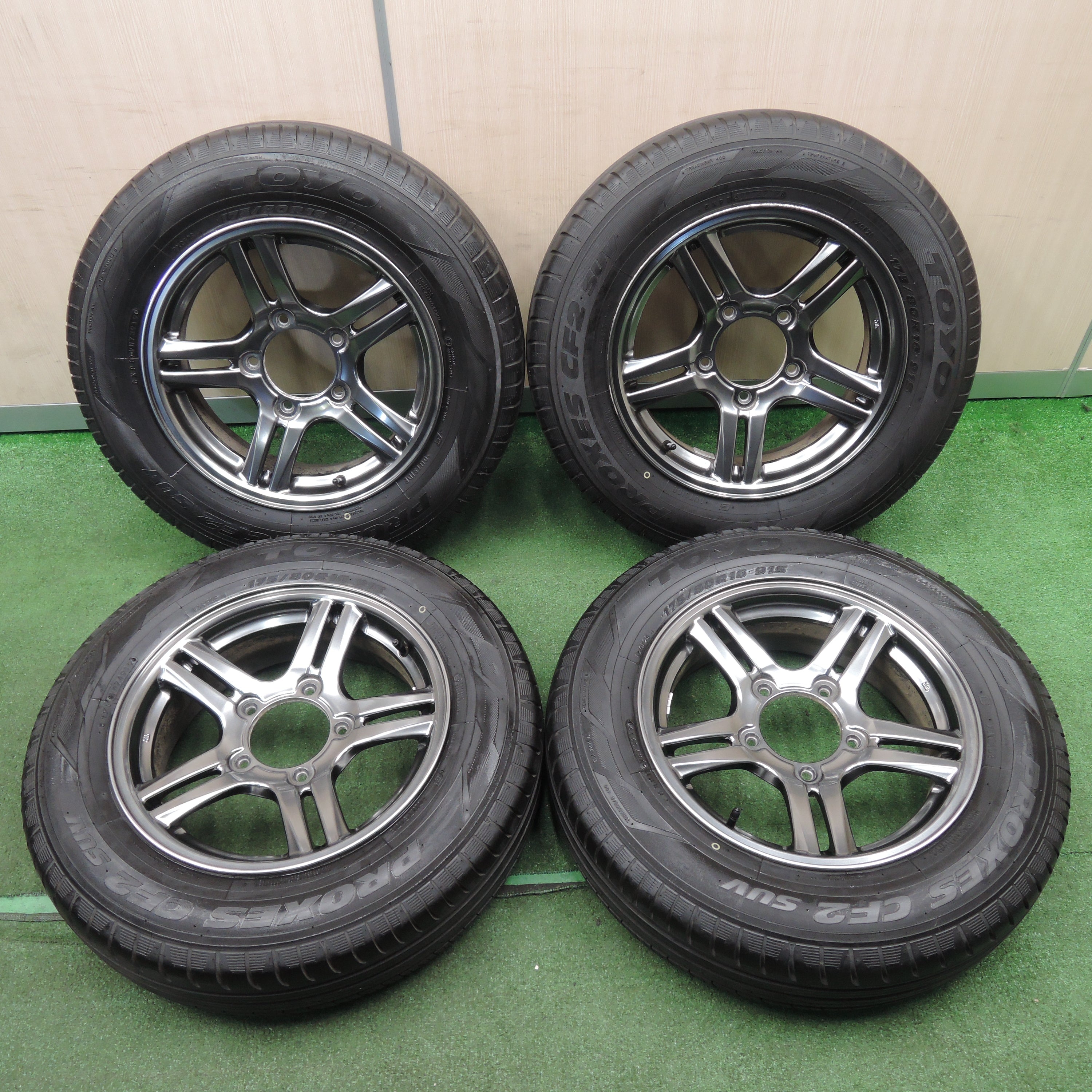 送料無料*バリ溝！キレイ！9.5分☆スズキ JB23W ジムニー 純正 175/80R16 トーヨー プロクセス CF2 SUV 16イン |  名古屋/岐阜の中古カー用品・工具の買取/販売ならガレージゲット