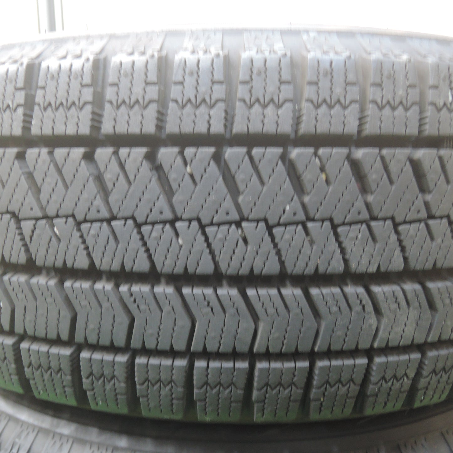 *送料無料*バリ溝！21年！キレイ！9.5分以上★スタッドレス 185/60R15 ブリヂストン ブリザック VRX2 TOPRUN トップラン 15インチ PCD100/5H シエンタ等★3122705SYス