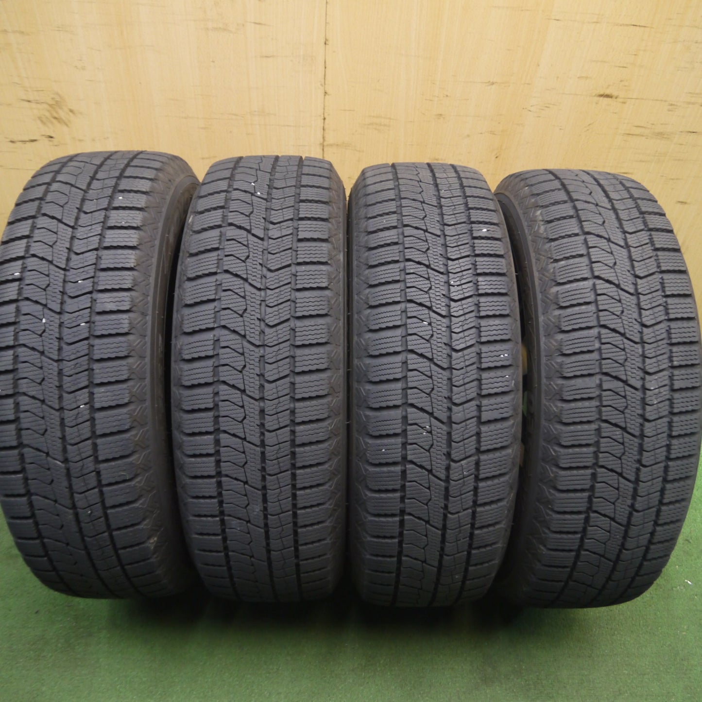 *送料無料* バリ溝！22年！キレイ！ほぼ10分★プリウス等 195/65R15 スタッドレス トーヨー オブザーブ GIZ2 VELVA SPORTZ ヴェルヴァ PCD100/5H★4030804Hス