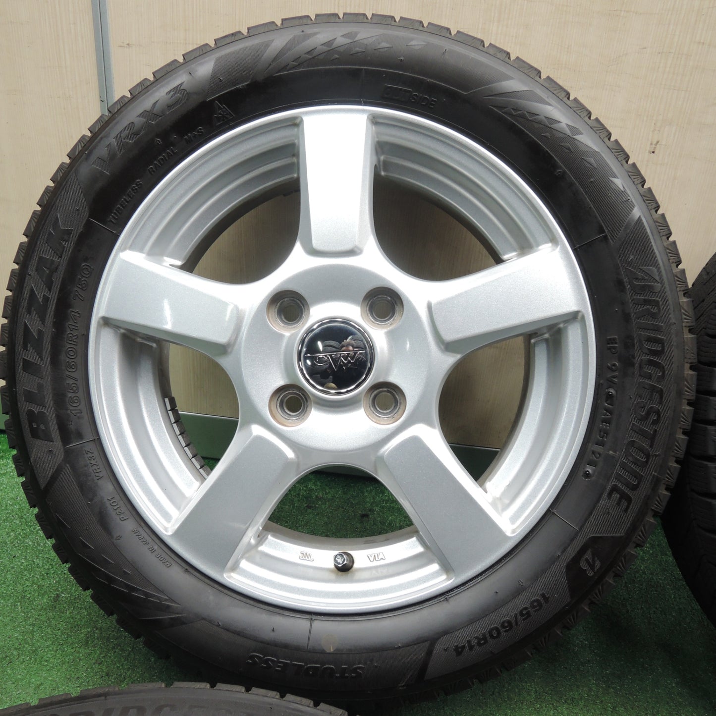 *送料無料* バリ溝！21年！キレイ！9.5分★スタッドレス 165/60R14 ブリヂストン ブリザック VRX3 CVW 社外 アルミ 14インチ PCD100/4H★4022201TNス