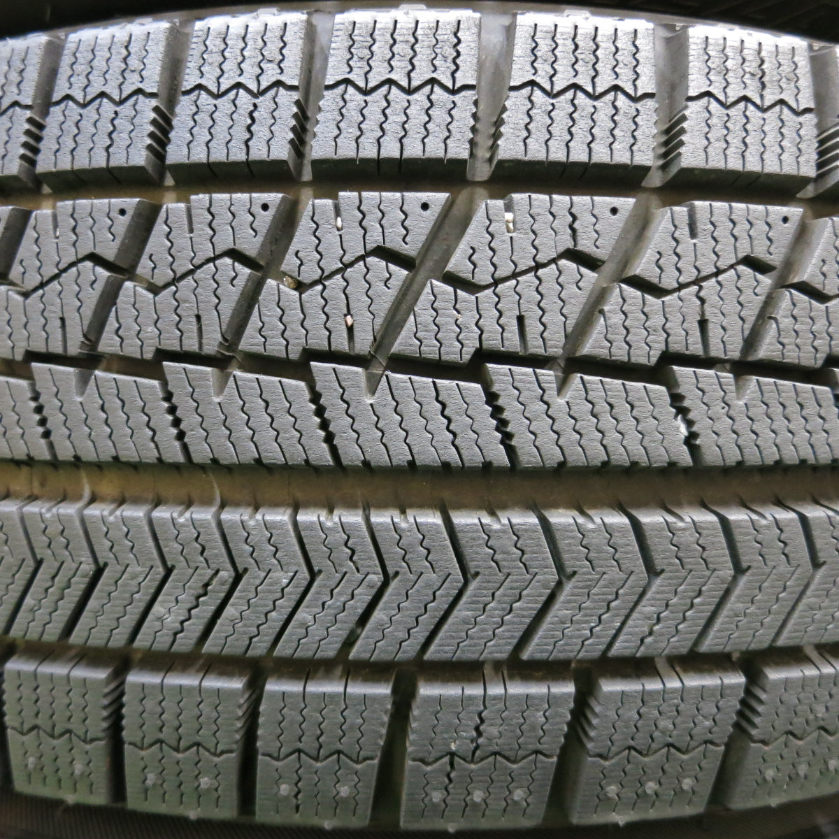 *送料無料*バリ溝！キレイ！9.5分以上★スタッドレス 185/65R15 ブリヂストン ブリザック VRX EuroSpeed MANARAY SPORT 15インチ PCD100/4H★4011003イス