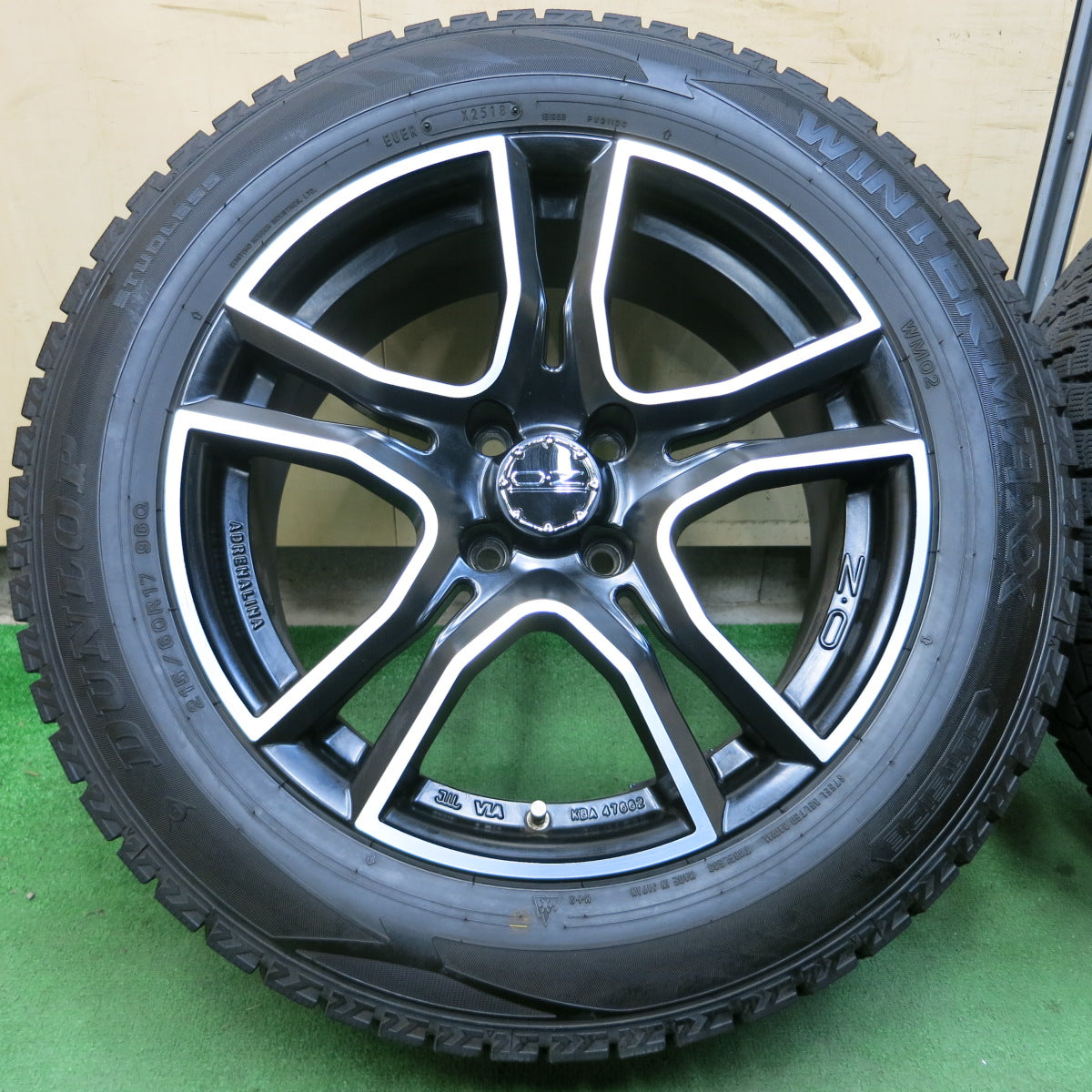 *送料無料*バリ溝！キレイ！9.5分★プジョー 等 OZ KBA47662 215/60R17 スタッドレス ダンロップ ウインターマックス WM02 17インチ PCD108/4H★3102111イス