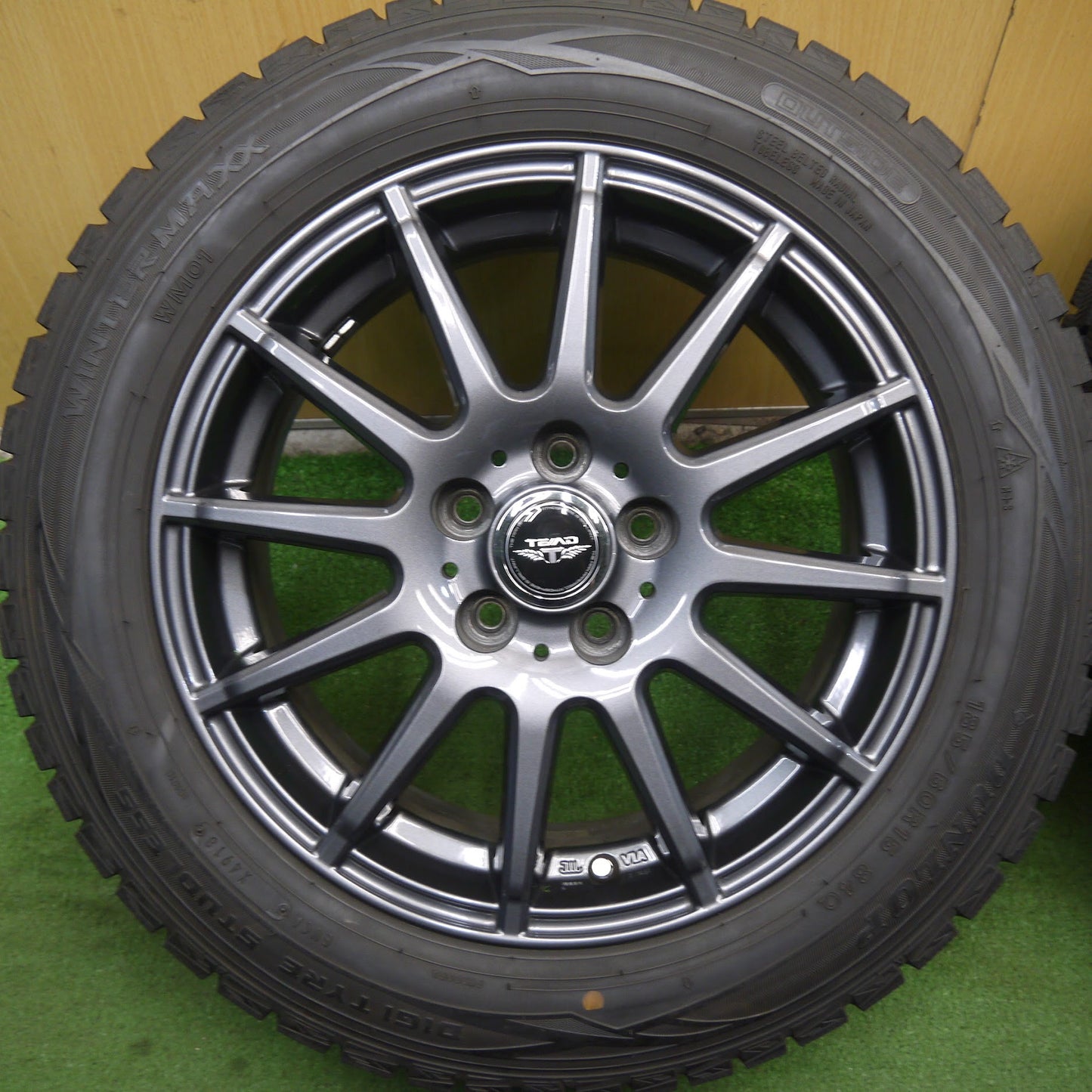 [送料無料]バリ溝！キレイ！9.5分以上★スタッドレス 185/60R15 ダンロップ ウインターマックス WM01 TEAD テッド 15インチ PCD100/5H★3070803KAス