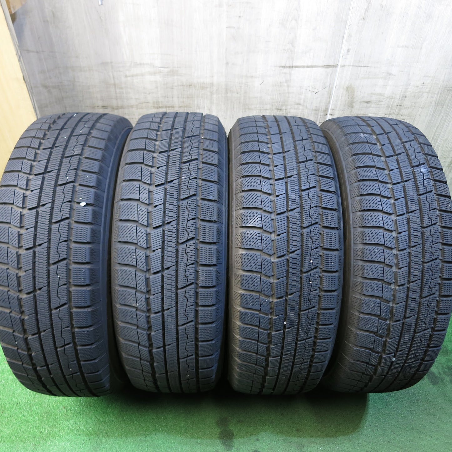 [送料無料]バリ溝！キレイ！9.5分★スタッドレス 225/65R17 トーヨー トランパス TX AIZE 社外 アルミ 17インチ PCD114.3/5H★3062007Hス