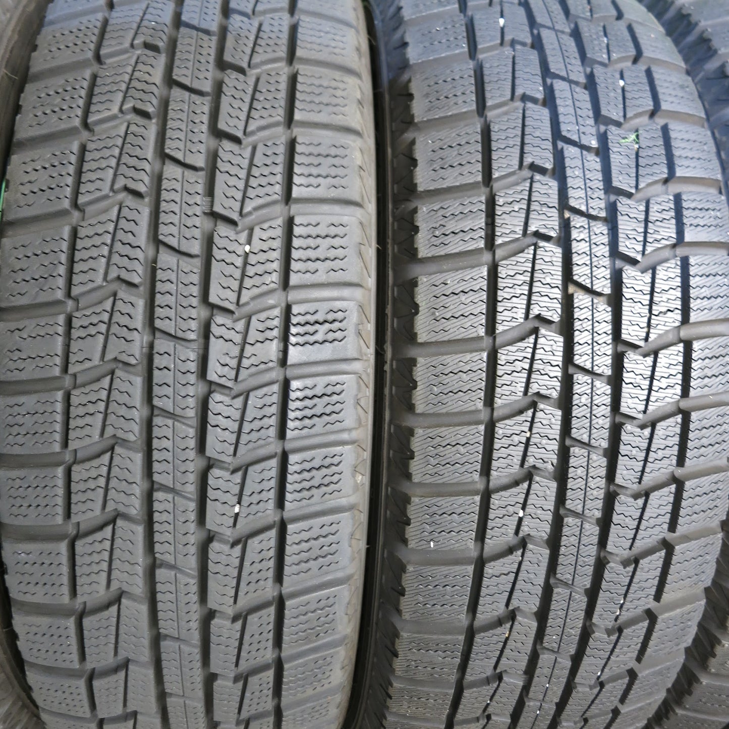 [送料無料]バリ溝！20年！ほぼ10分★スタッドレス 175/65R15 オートバックス ノーストレック N3i タイヤ 15インチ ヤリス ヴィッツ アクア 等★3060202Hスタ