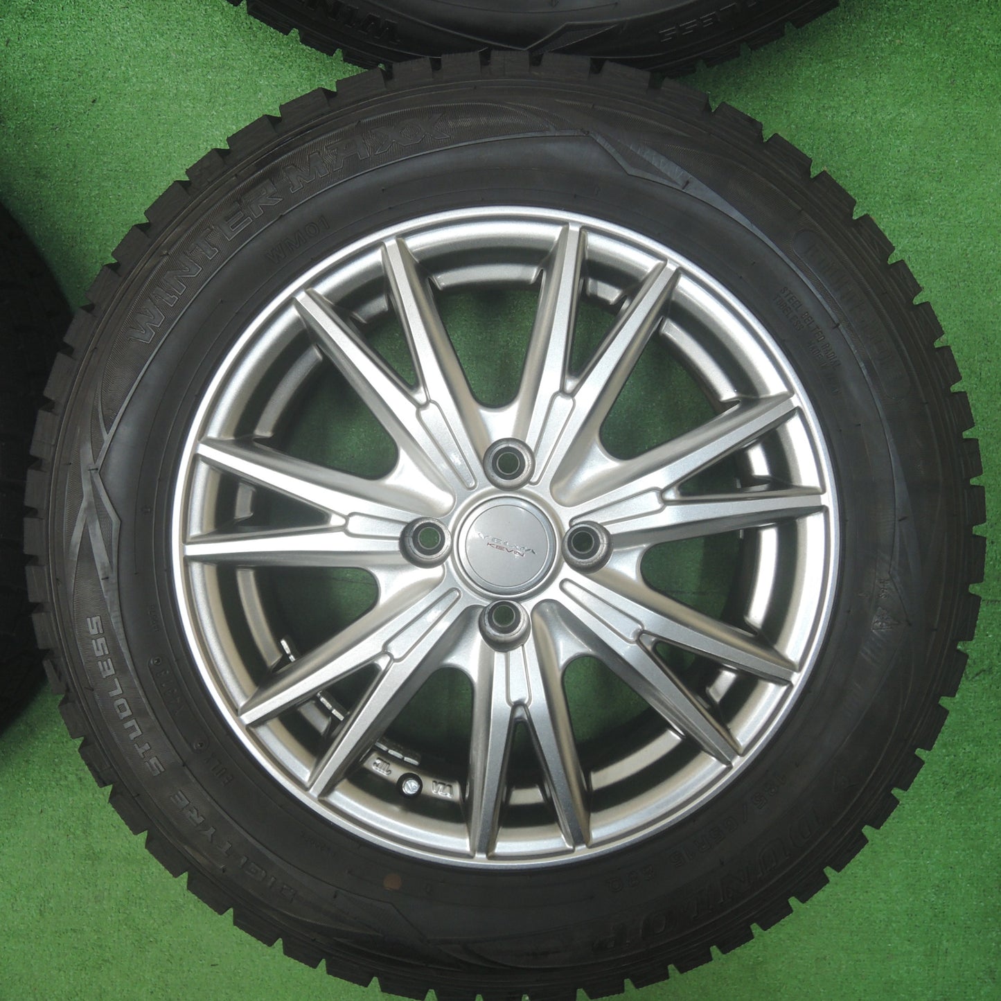 *送料無料* 超バリ溝！キレイ！ほぼ10分★スタッドレス 185/65R15 ダンロップ ウインターマックス WM01 VELVA KEVIN ヴェルヴァ PCD100/4H★4022105SYス