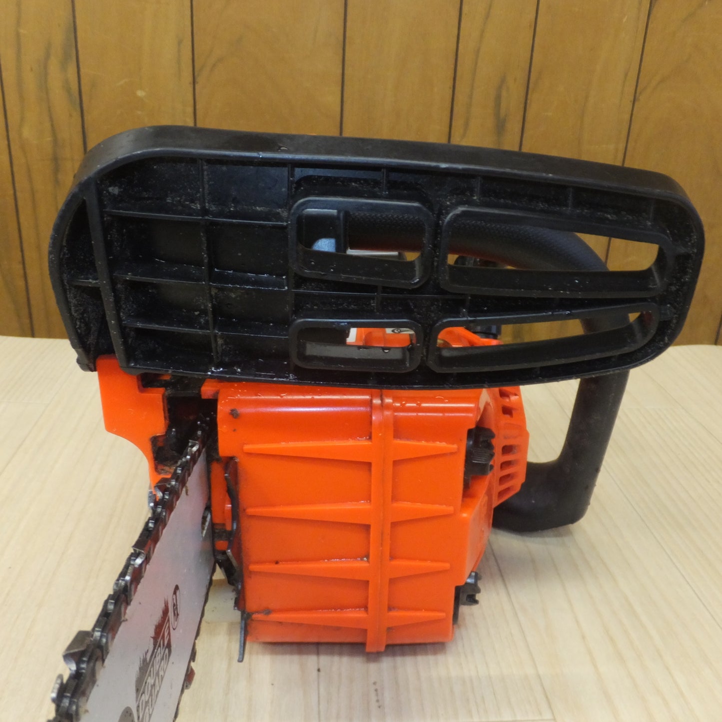 [送料無料] 岐阜発★EVICO PLUS チェーンソー CHAIN SAW 2500 Exect familiar 25.4CC★