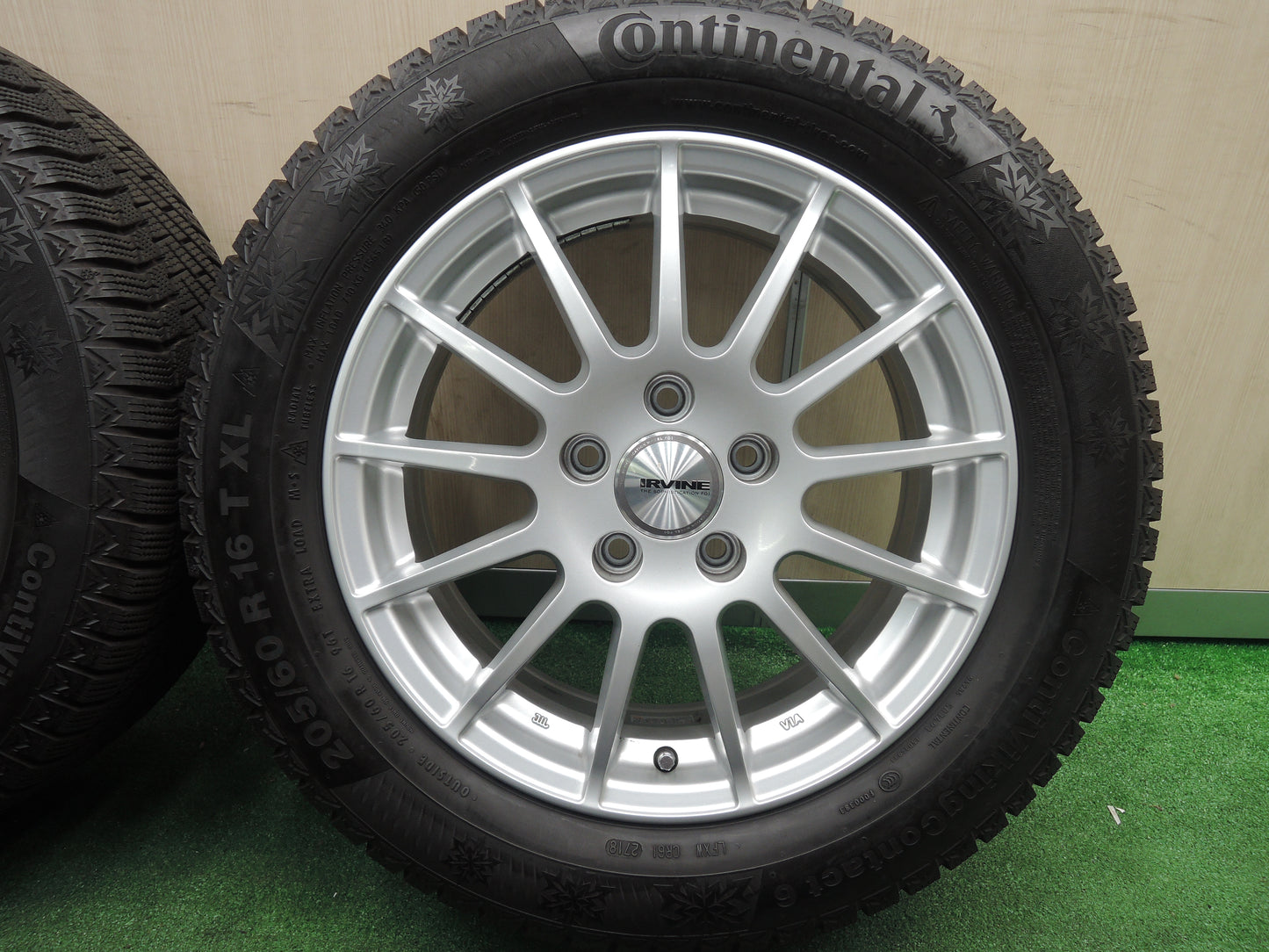 *送料無料*バリ溝！キレイ！9.5分★スタッドレス IRVINE 205/60R16 コンチネンタル コンチバイキング コンタクト6 アーヴィン PCD114.3/5H★3111112HAス