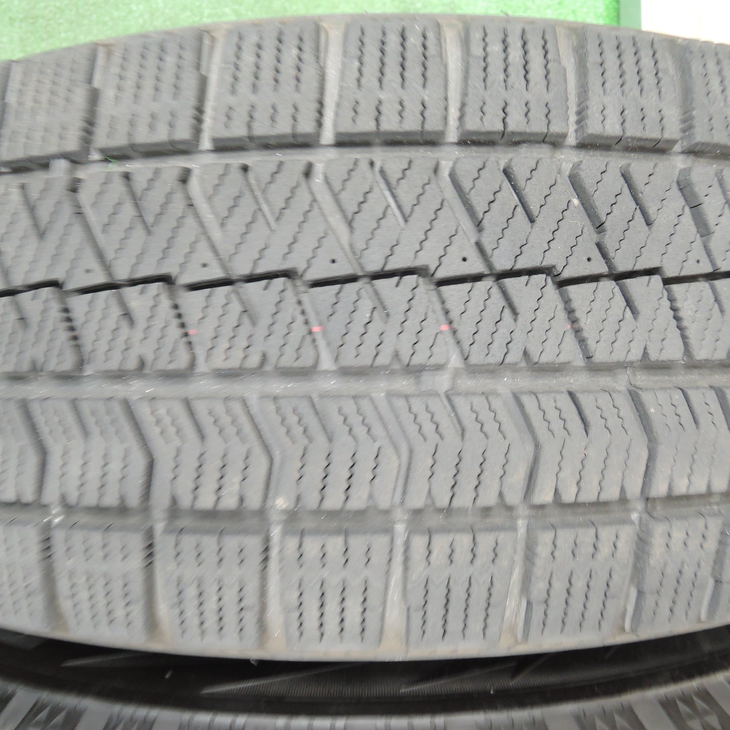 *送料無料*バリ溝！キレイ！9.5分★スタッドレス 215/65R16 ブリヂストン ブリザック VRX2 Smart MANARAY SPORT PCD114.3/5H★3112401TNス