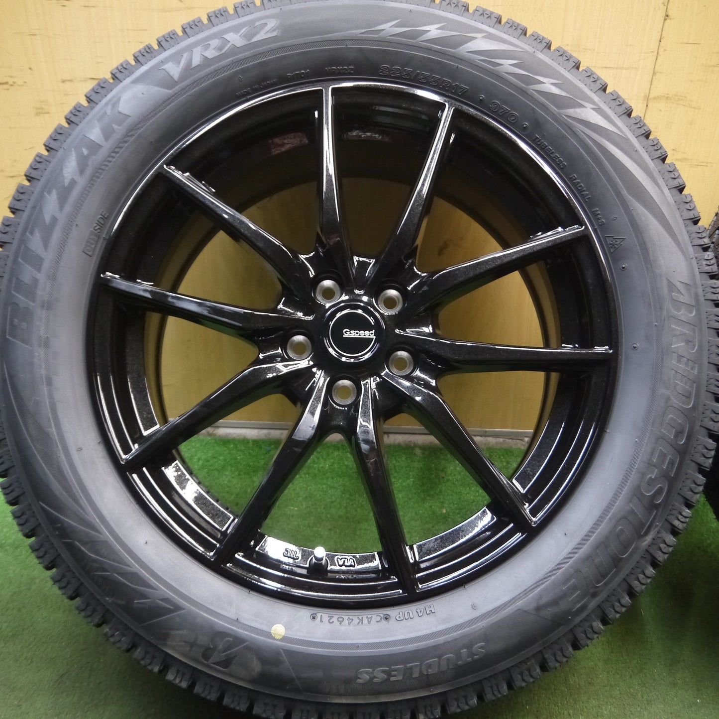 *送料無料*タイヤ未使用！21年！キレイ★XV 等 225/55R17 スタッドレス ブリヂストン ブリザック VRX2 G.speed Gスピード 17インチ PCD100/5H★4010915Hス