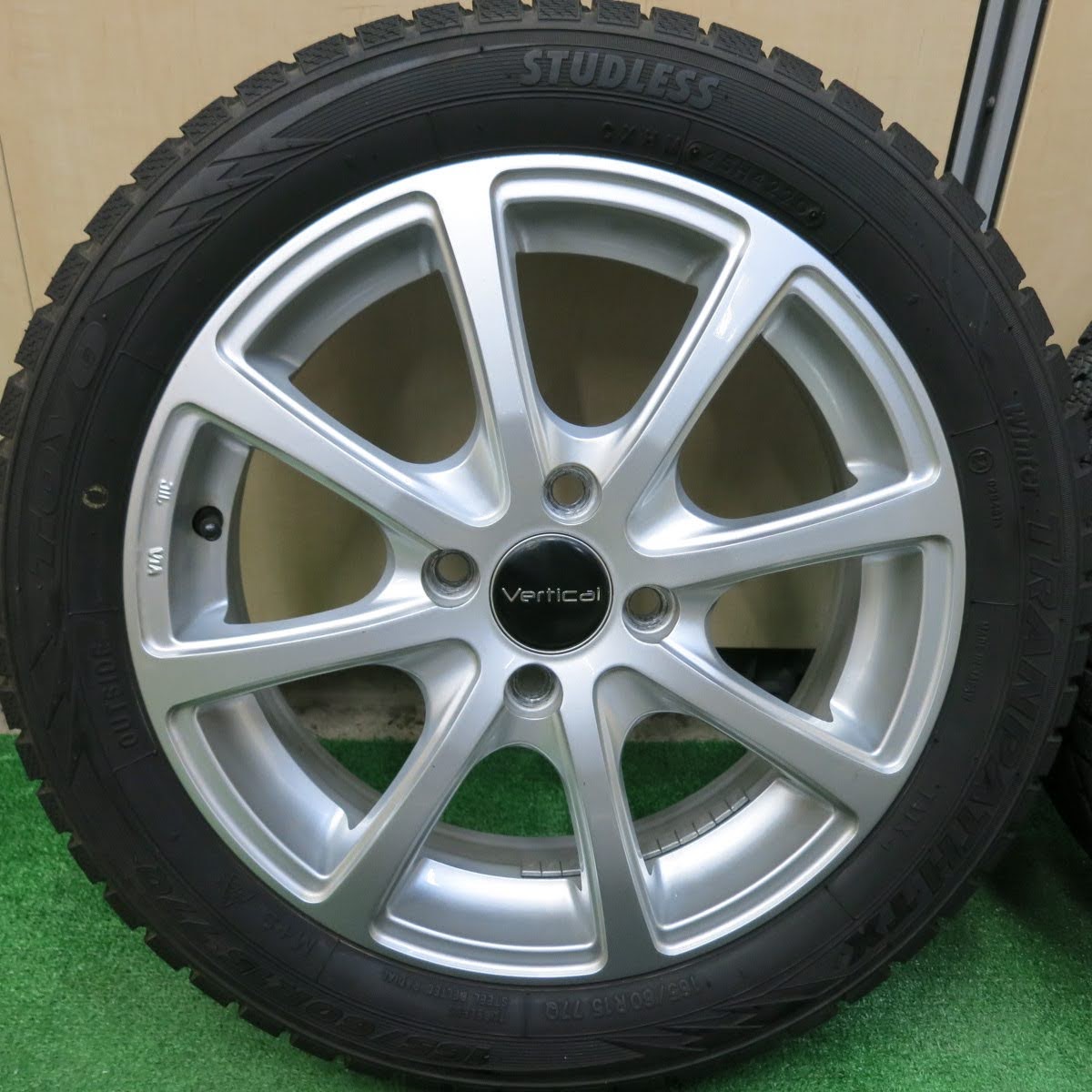 [送料無料]バリ溝！20年！9.5分★スタッドレス 165/60R15 トーヨー ウインター トランパス TX Vertical ヴァーチカル 15インチ PCD100/4H★3061402ヒス