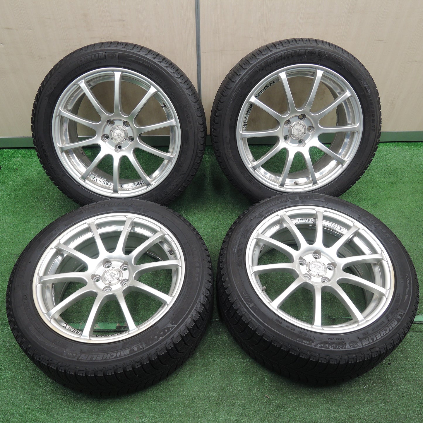 *送料無料*バリ溝！キレイ！8.5分★スタッドレス 215/50R17 ミシュラン X-ICE XI3 KREUTZER SERIES Xi 17インチ PCD100/5H★3111718NJス