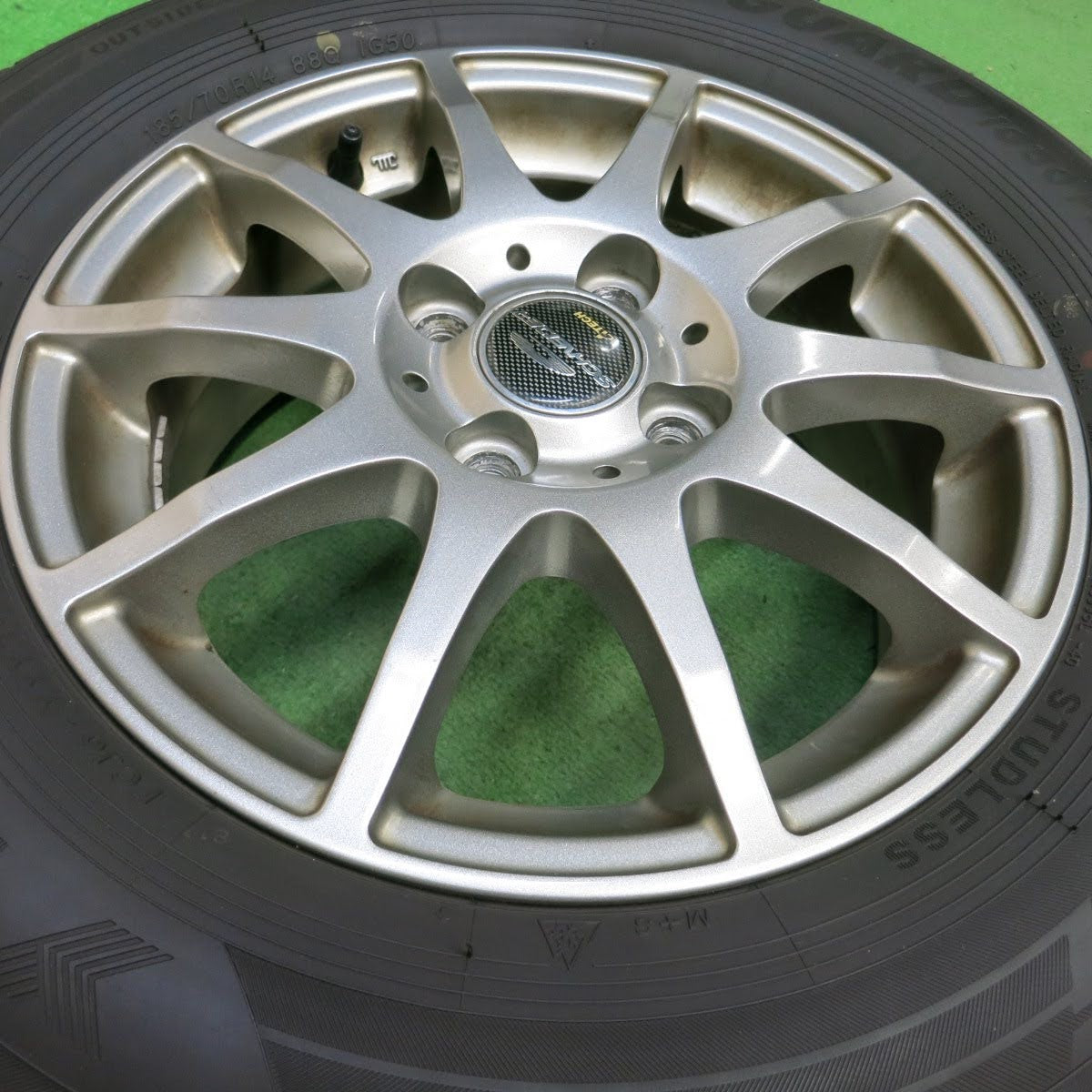 [送料無料]バリ溝！8.5分★スタッドレス 185/70R14 ヨコハマ アイスガード iG50 プラス SCHNEIDER ATECH シュナイダー 14インチ PCD100/4H★3091902イス