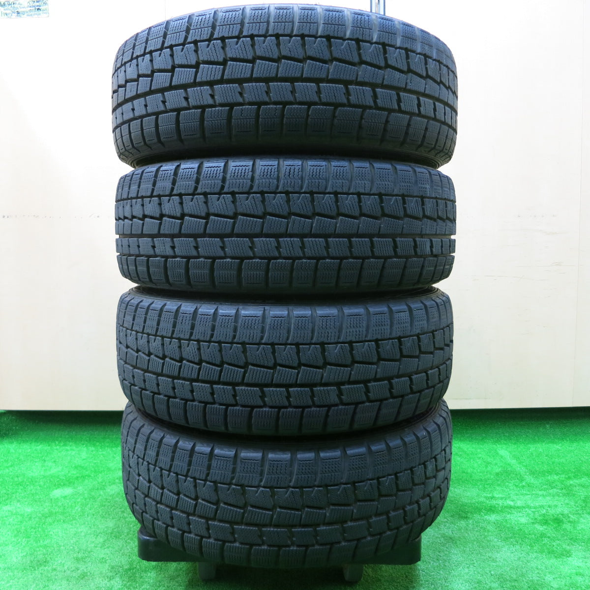 *送料無料*バリ溝！キレイ！9.5分★フィアット アバルト 純正 195/45R16 スタッドレス ダンロップ ウインターマックス WM01 PCD98/4H★3110108イス