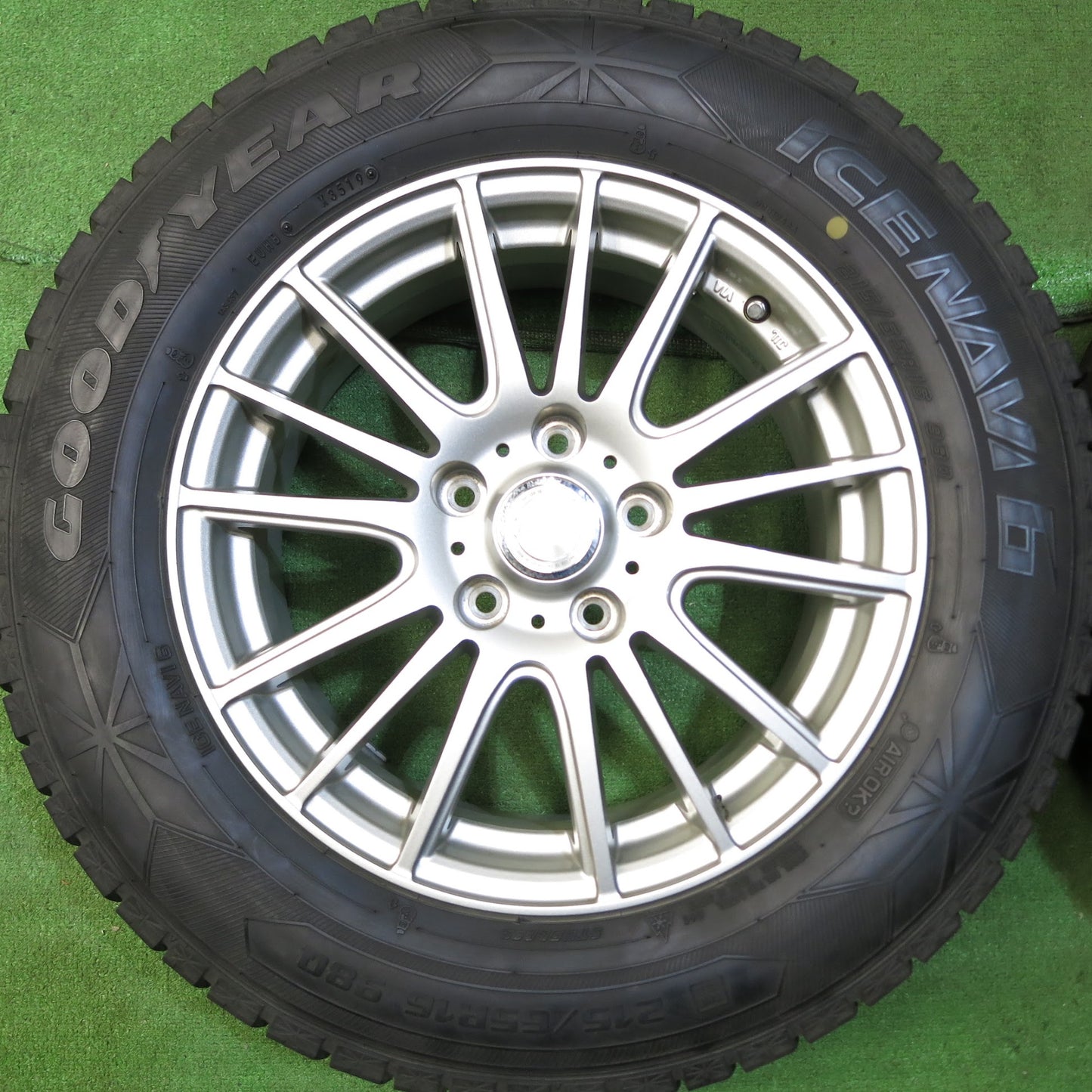 [送料無料]バリ溝！19年！キレイ！9分★スタッドレス 215/65R16 グッドイヤー アイスナビ6 ravrion selzer ラブリオン 16インチ PCD114.3/5H★3042807Hス