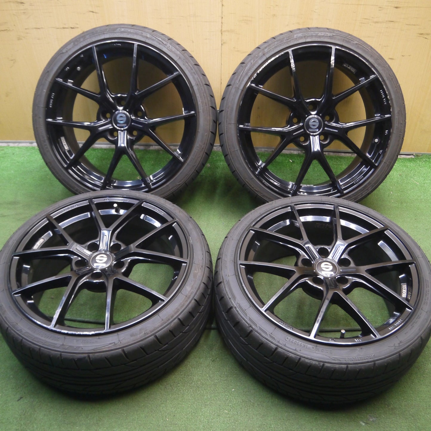 *送料無料* バリ溝！22年！9.5分★ワーゲン等 O・Z Sparco Podio 205/40R18 ニットー NT555 G2 OZ スパルコ ポディオ 18インチ PCD112/5H★4020704Hノ