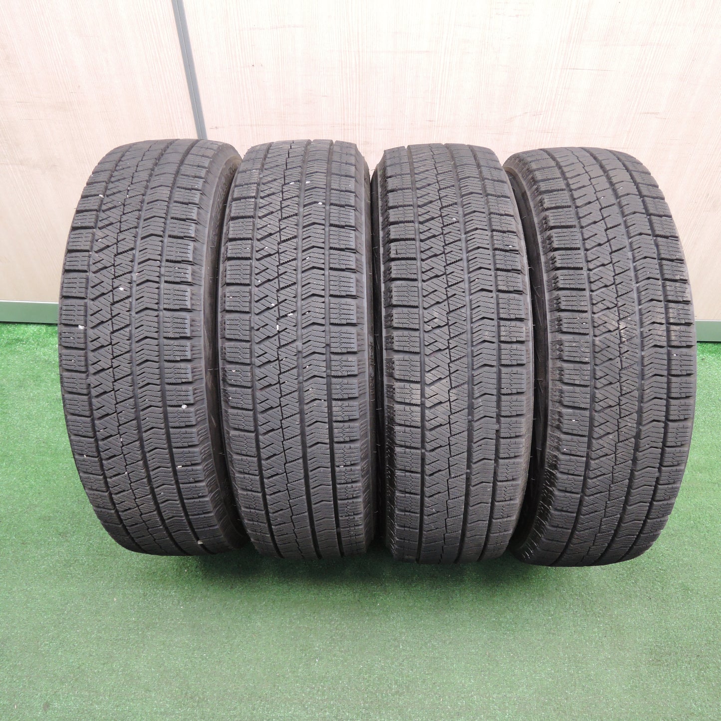 *送料無料*バリ溝！19年！キレイ！9分★スタッドレス 175/65R15 ブリヂストン ブリザック VRX2 ravrion RM01 ラブリオン 15インチ PCD100/4H★3120902TNス