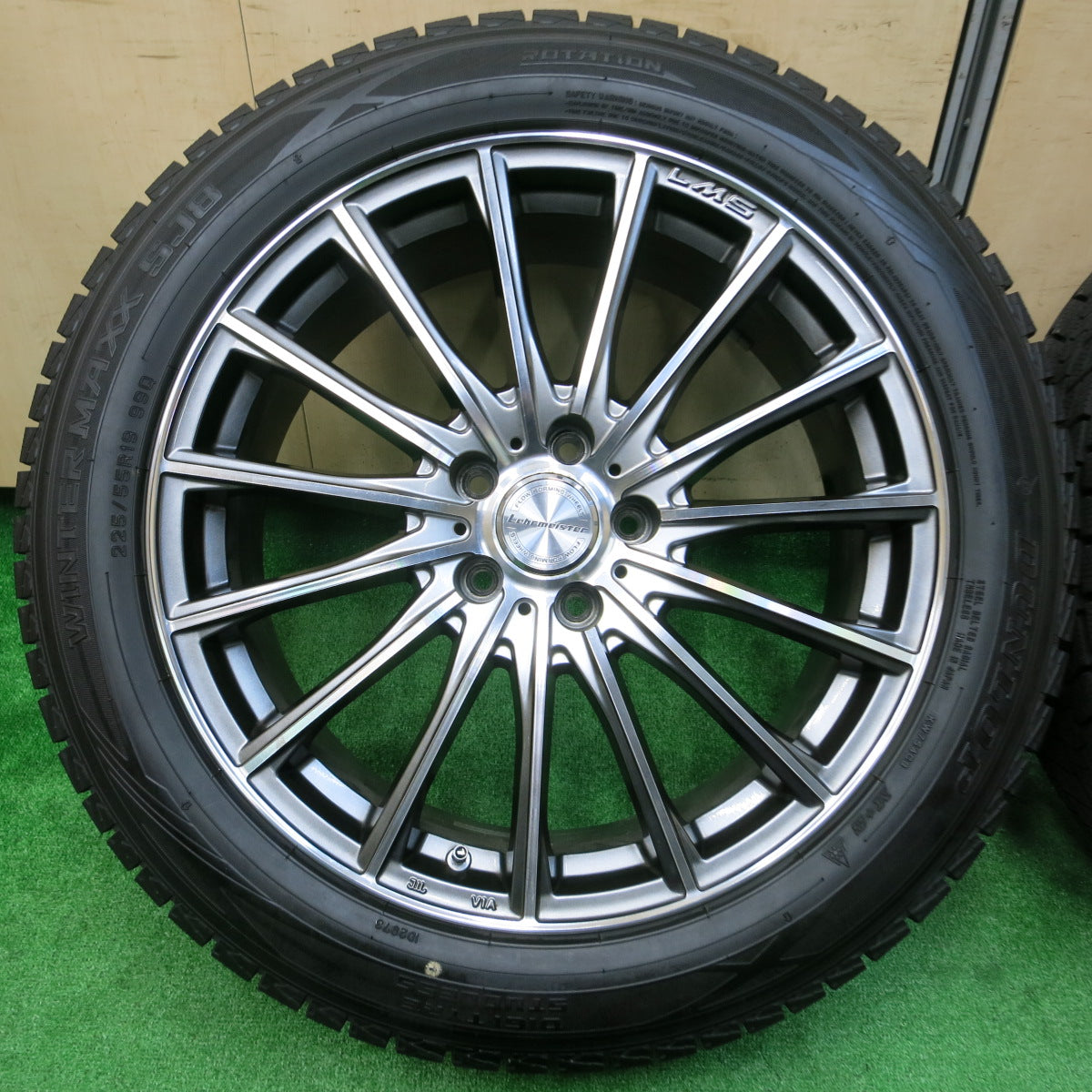 *送料無料*バリ溝！キレイ！9.5分以上★スタッドレス レアマイスター 225/55R19 ダンロップ ウインターマックス SJ8 Lehrmeister LMS PCD114.3/5H★3111704イス