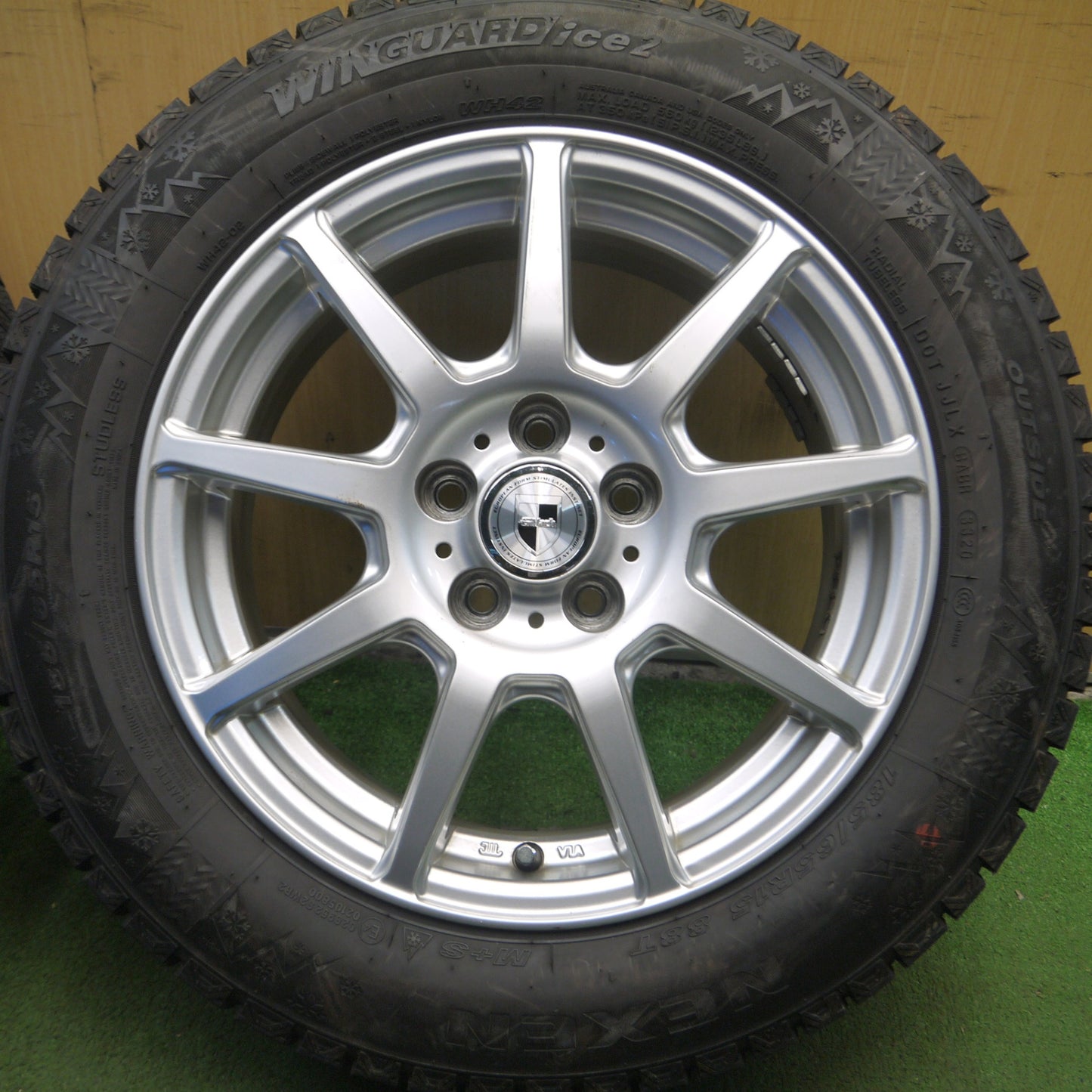 *送料無料* 超バリ溝！20年！キレイ！ほぼ10分★スタッドレス 185/65R15 ネクセン WINGUARD ice2 GMach 15インチ PCD100/5H★4021308Hス