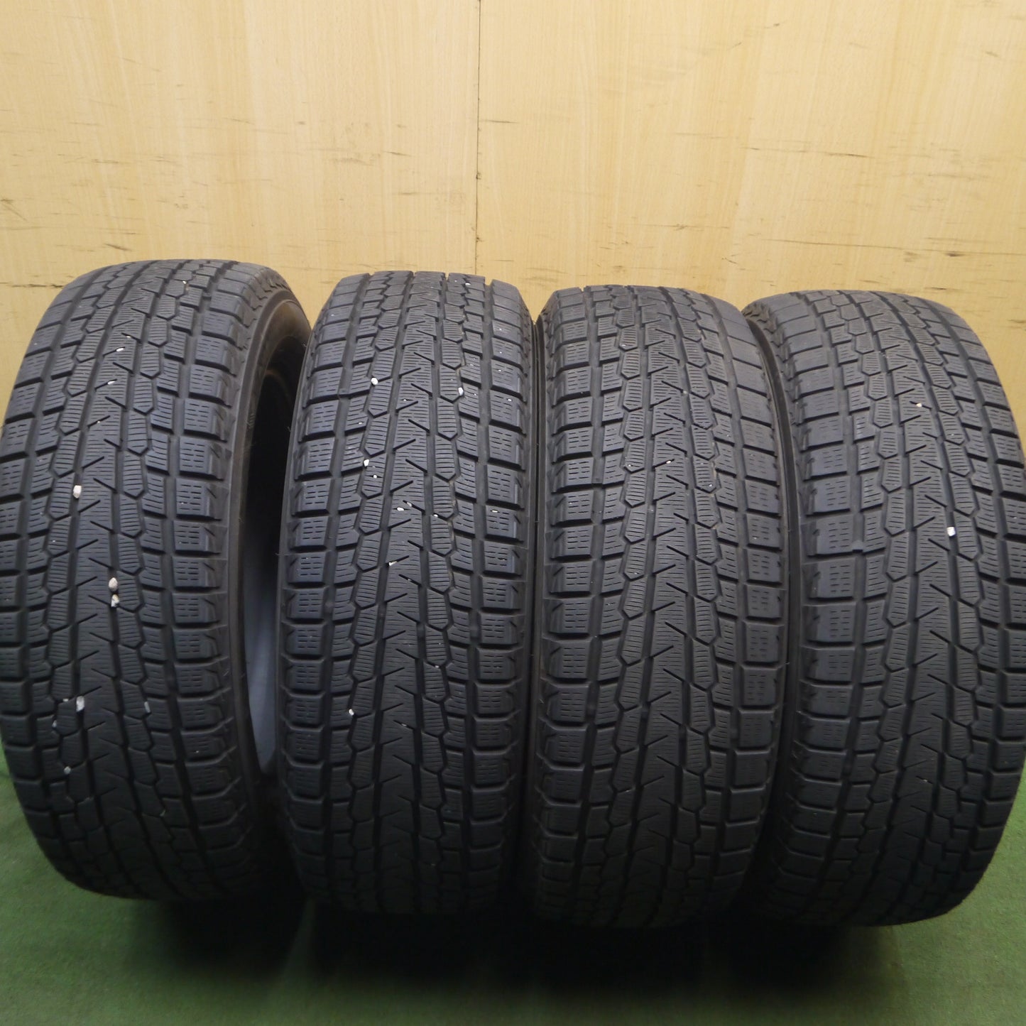 *送料無料*バリ溝！21年！9分★スタッドレス 225/60R17 ヨコハマ アイスガード G075 タイヤ 17インチ アルファード フォレスター等★4011505Hスタ