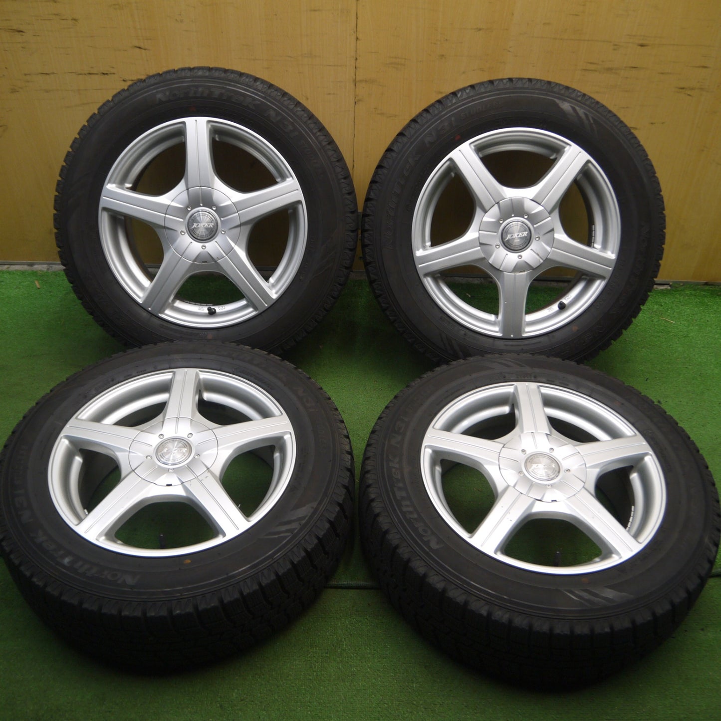 *送料無料* 超バリ溝！9.5分以上★スタッドレス 185/65R15 オートバックス ノーストレック N3i JOKER ジョーカー PCD100 114.3/4H マルチ★4022102Hス