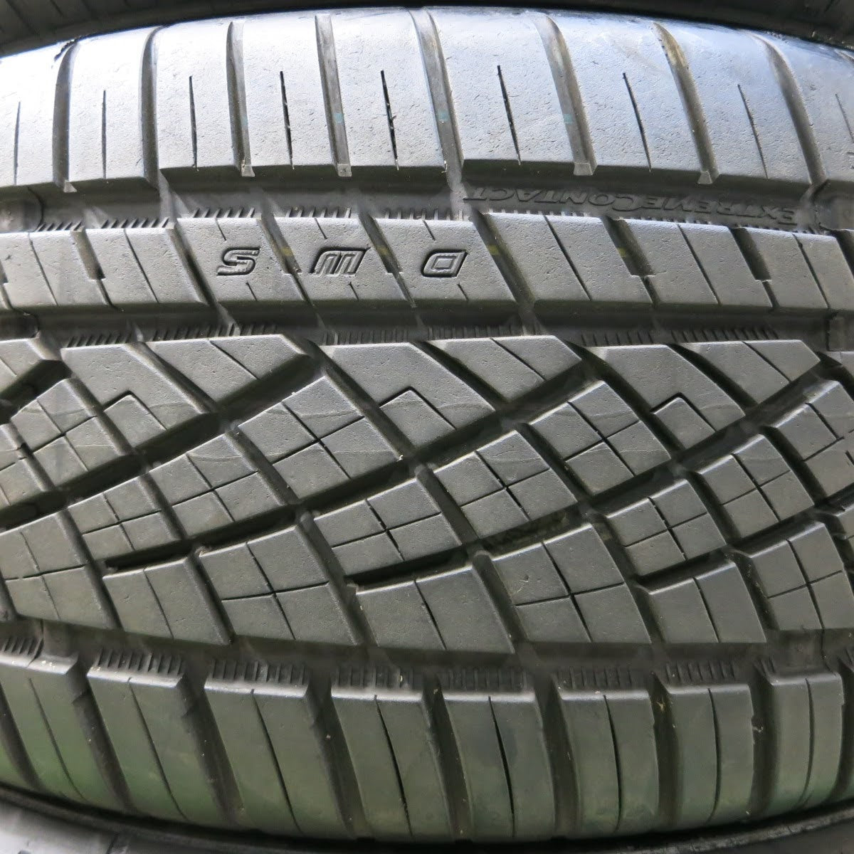 [送料無料]バリ溝！9.5分★245/55R18 コンチネンタル エクストリームコンタクト DWS06 タイヤ 18インチ ボルボ シボレー 等★3100903イノタ