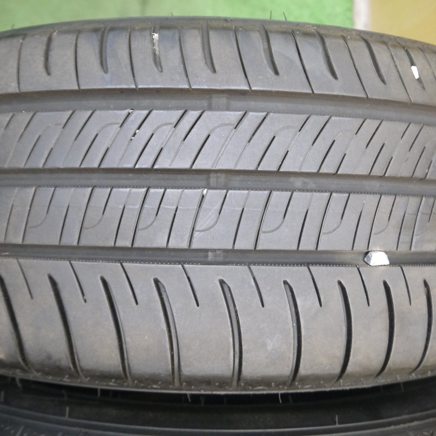 *送料無料*バリ溝！21年！9.5分★215/60R17 ダンロップ エナセーブ RV505 タイヤ 17インチ C-HR アルファード ヴェルファイア 等★3121904KKノタ