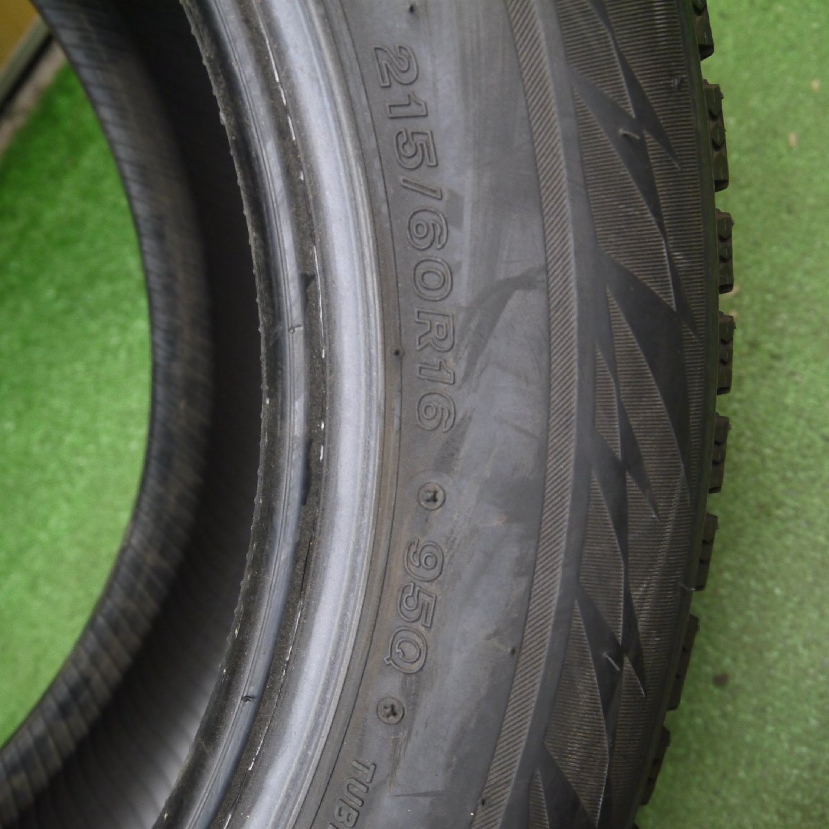 [送料無料]バリ溝！19年！9.5分★スタッドレス 215/60R16 ブリヂストン ブリザック VRX2 タイヤ 16インチ C-HR カムリ オデッセイ ヴェゼル 等★3090111Hスタ