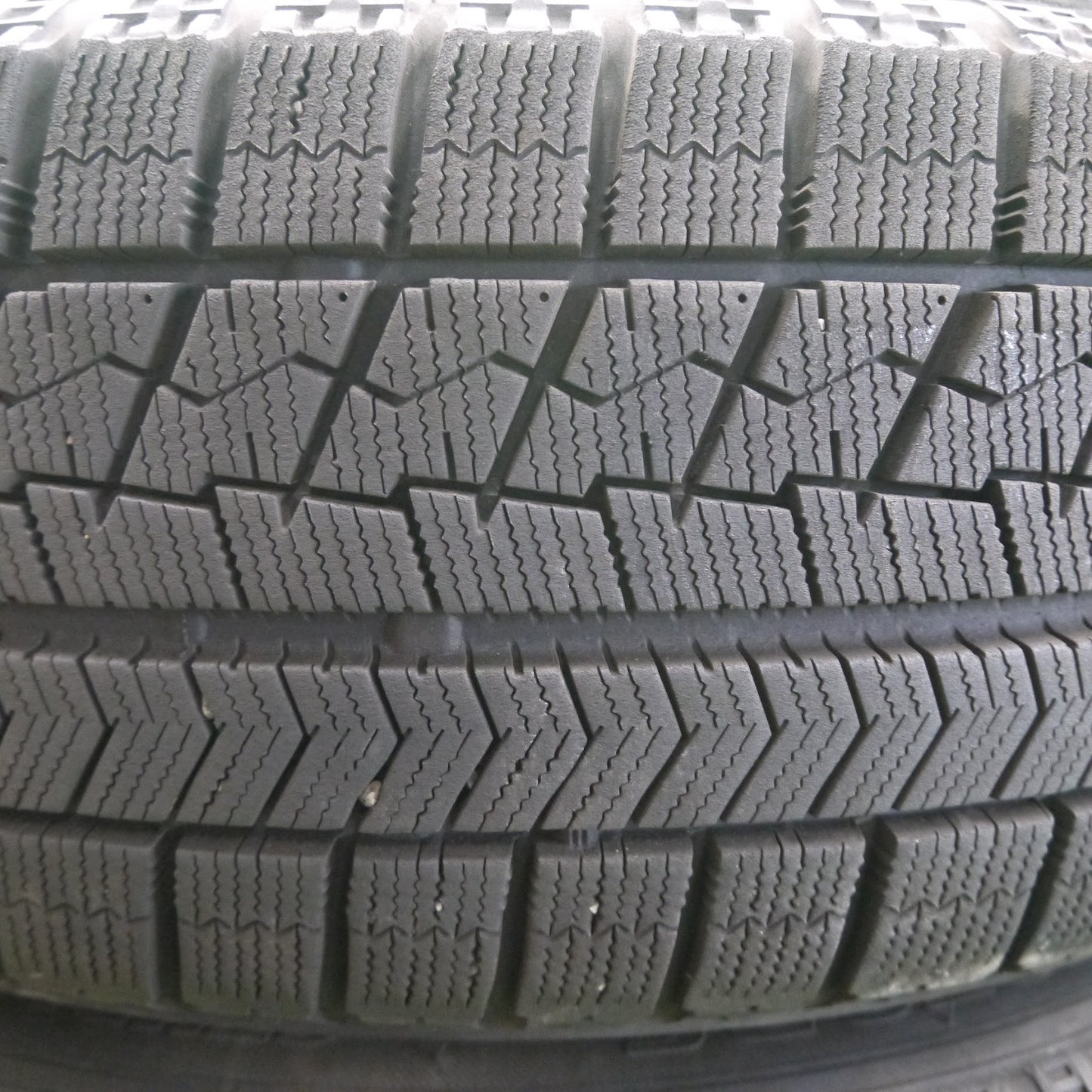 [送料無料]バリ溝！20年！キレイ！9分★スタッドレス 205/60R16 ブリヂストン ブリザック VRX TEAD テッド 16インチ PCD114.3/5H★3062408Iス