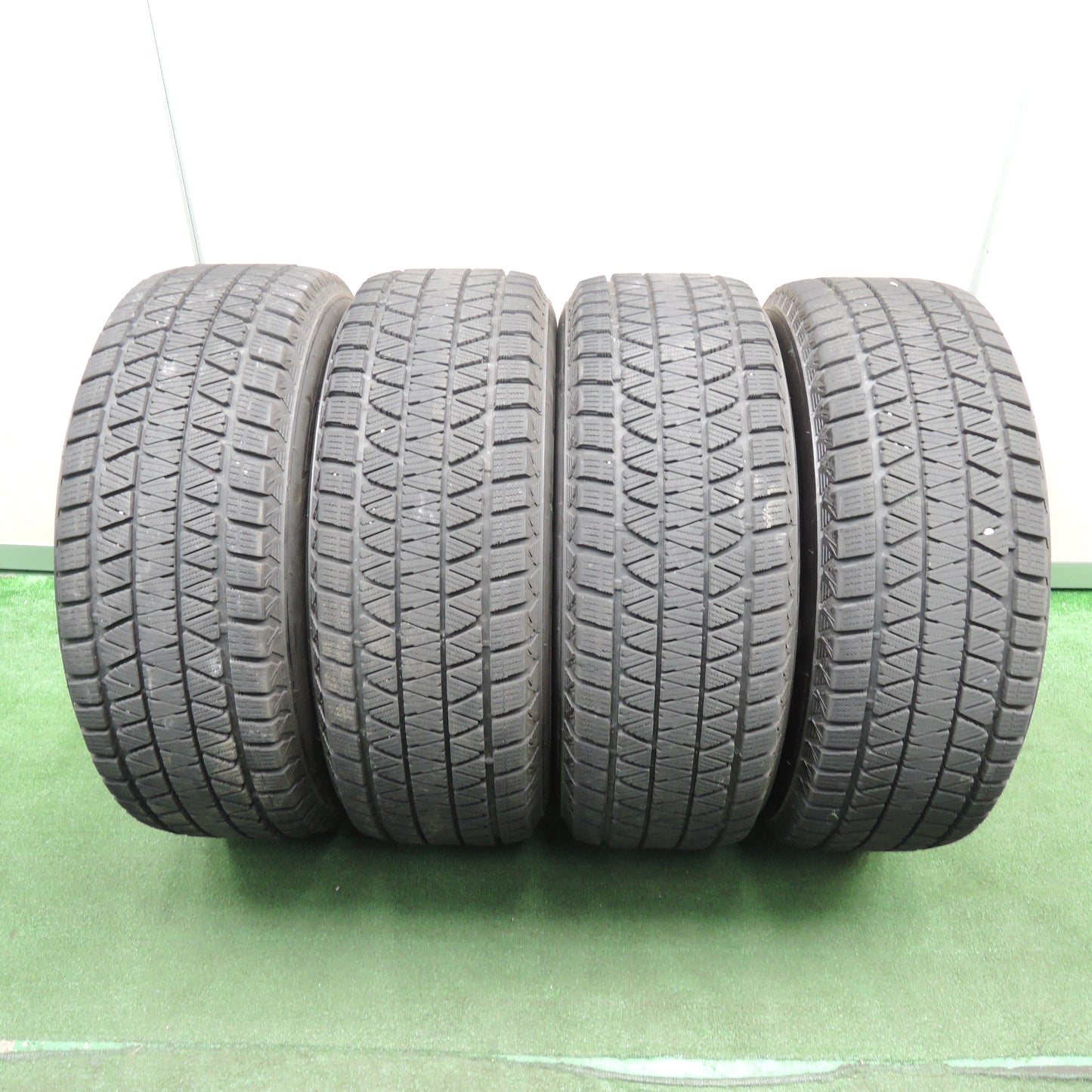 *送料無料*バリ溝！キレイ！9.5分★スタッドレス 265/65R17 ブリヂストン ブリザック DM-V3 社外 アルミ 17インチ PCD139.7/6H★4010908TNス