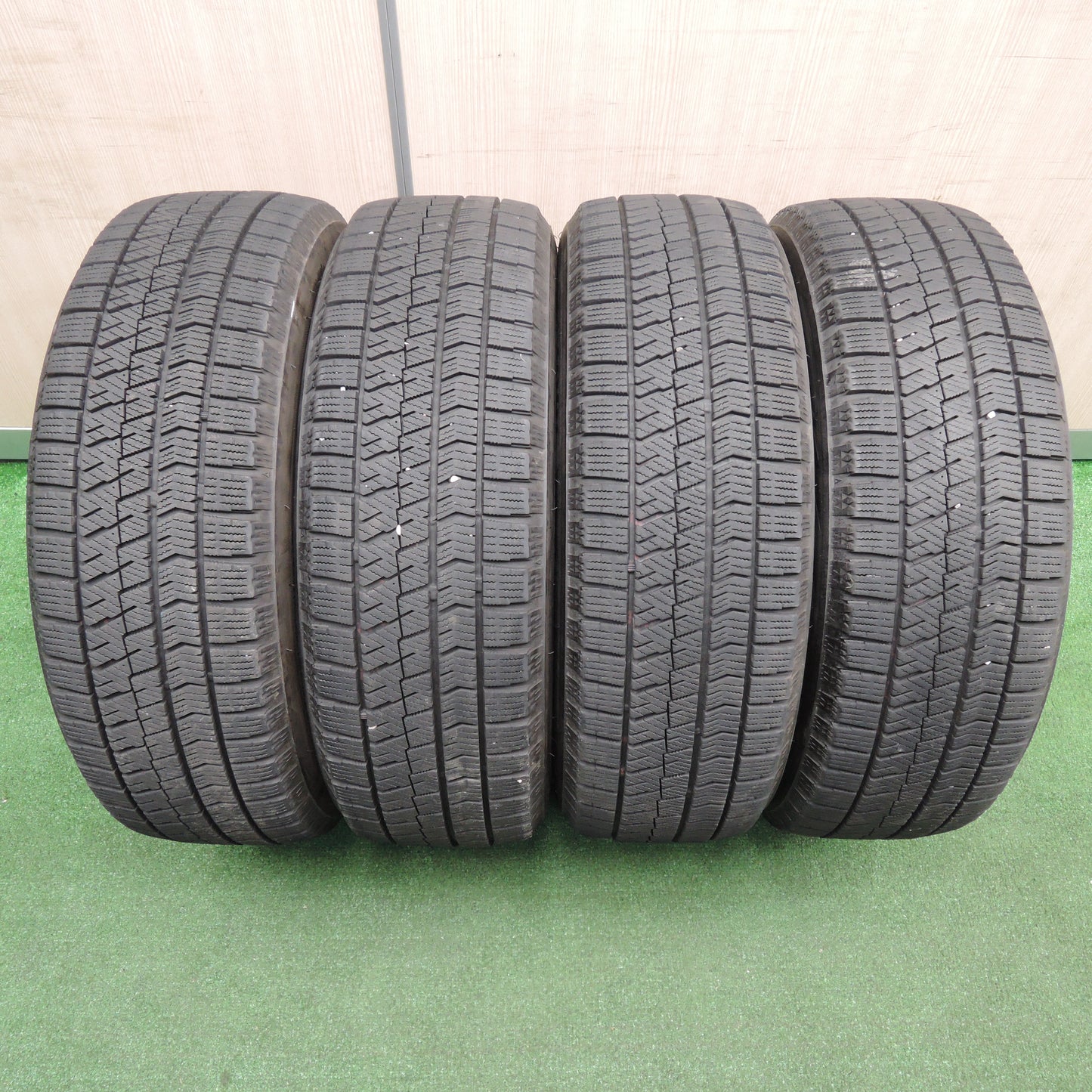 *送料無料*キレイ！19年★スタッドレス 185/60R15 ブリヂストン ブリザック VRX2 BALMINUM バルミナ 15インチ PCD100/4H★3120901TNス