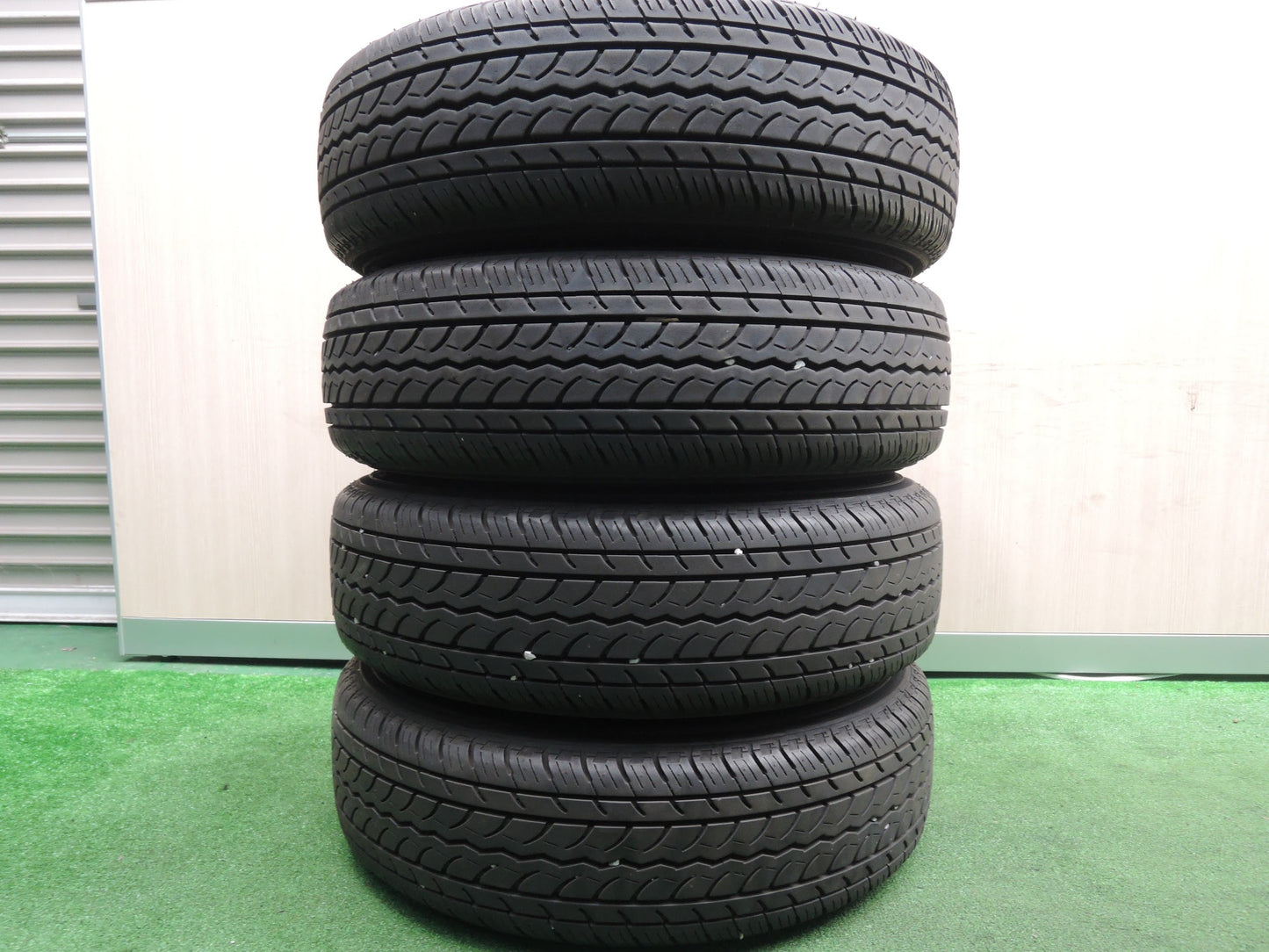 [送料無料]バリ溝！20年！9.5分★トヨタ ハイエース 純正 スチール 185/75R15 106/104L ヨコハマ JOB RY52 15インチ PCD139.7/6H★3110404HAノ