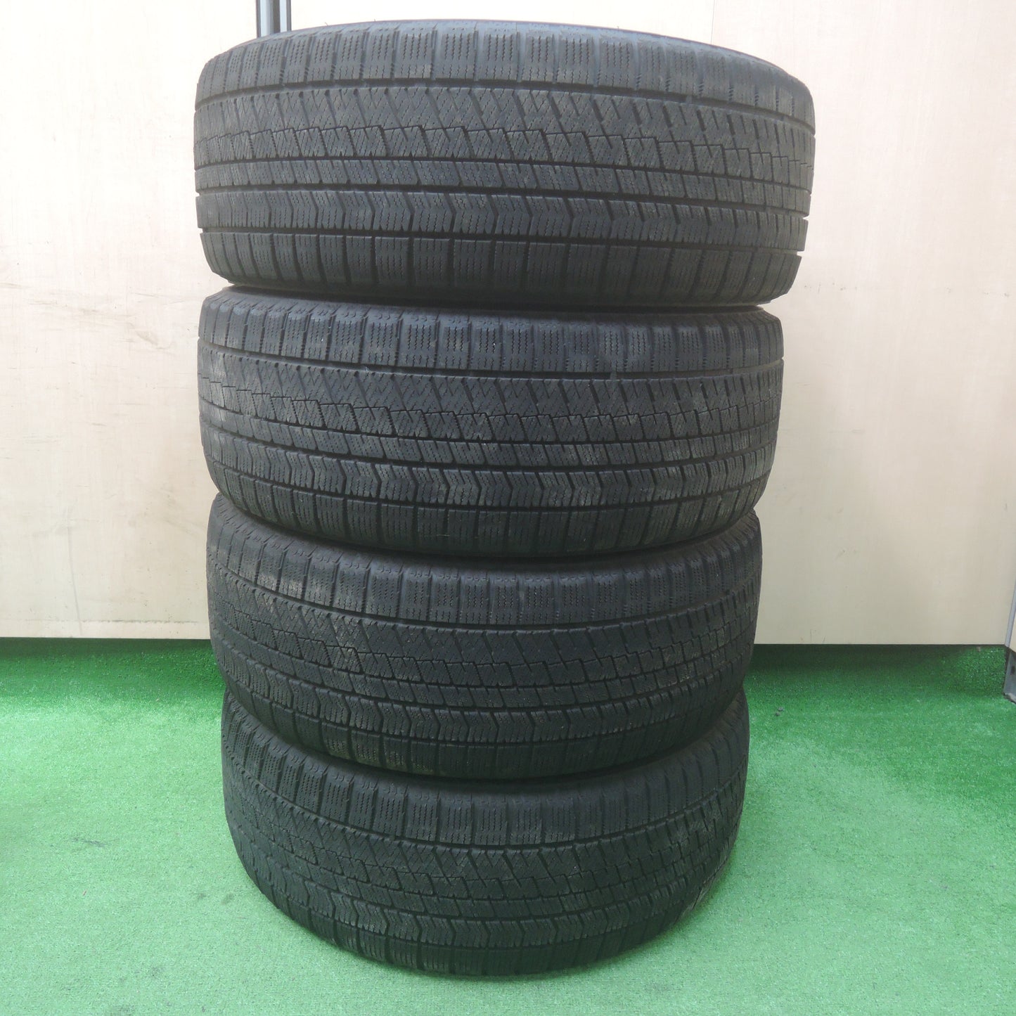 *送料無料*キレイ！19年★レガシィ 等 225/50R17 スタッドレス ブリヂストン ブリザック VRX2 ECO FORME エコフォルム 17インチ PCD100/5H★3120812SYス