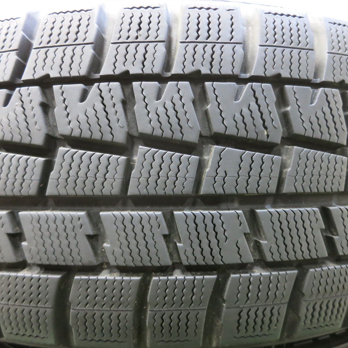 *送料無料*バリ溝！19年！キレイ！9.5分★スタッドレス 215/55R17 ダンロップ ウインターマックス WM01 AXEL アクセル 17インチ PCD114.3/5H★3102508イス