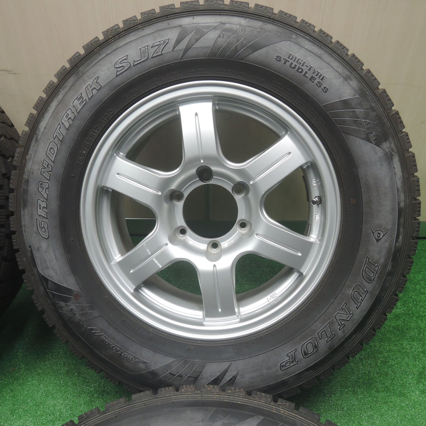 [送料無料]バリ溝！キレイ！9.5分★スタッドレス 265/65R17 ダンロップ グラントレック SJ7 社外 アルミ ホイール 17インチ PCD139.7/6H★3080707SYス