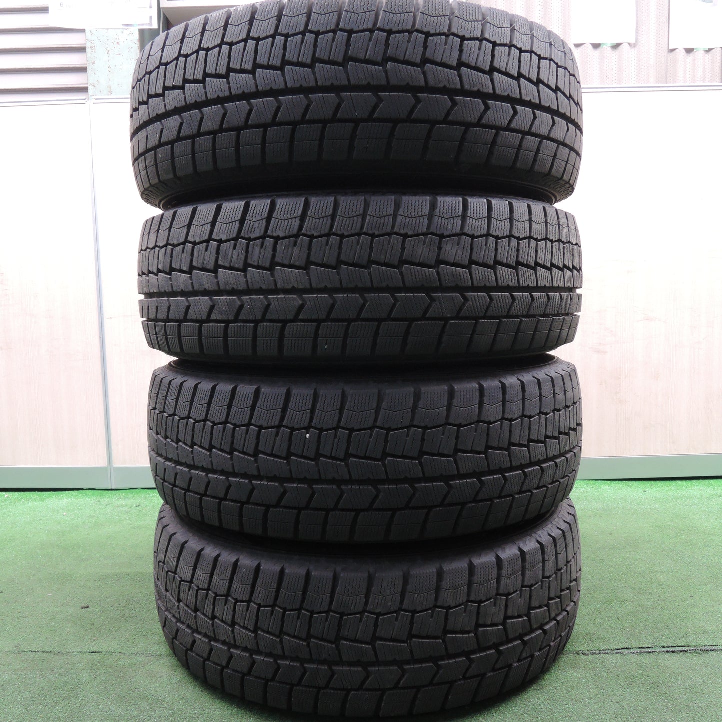 *送料無料*バリ溝！22年！ほぼ10分★スタッドレス 225/60R17 ダンロップ ウインターマックス WM02 WAREN ヴァーレン 17インチ PCD114.3/5H★3112303HAス