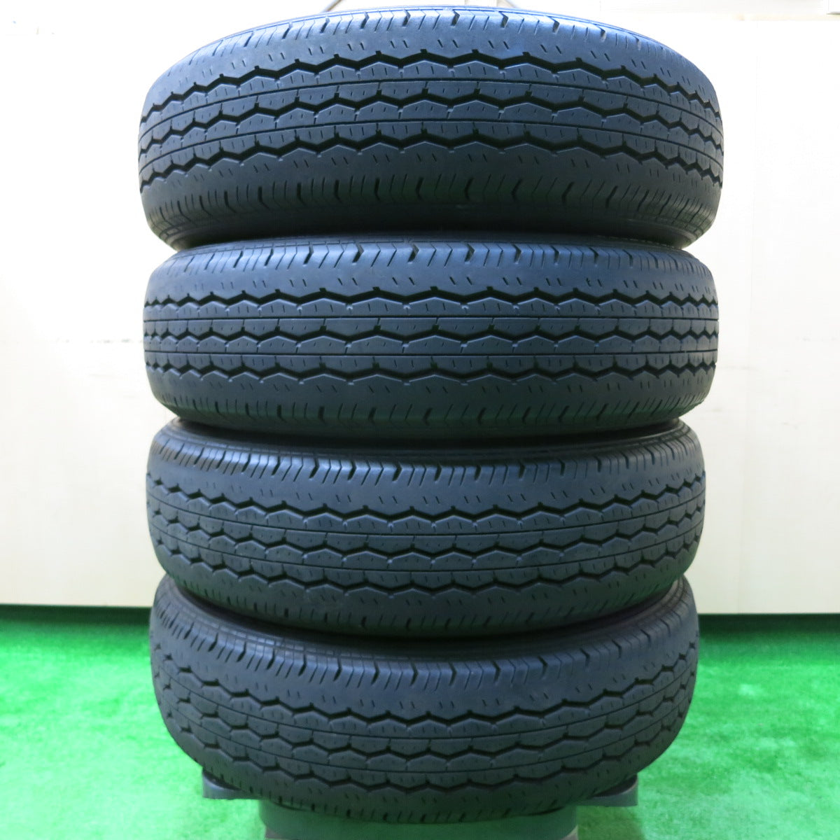 *送料無料*バリ溝！20年！9.5分★195/80R15 107/105N ブリヂストン エコピア RD613 タイヤ 15インチ ハイエース キャラバン 等★3111005イノタ