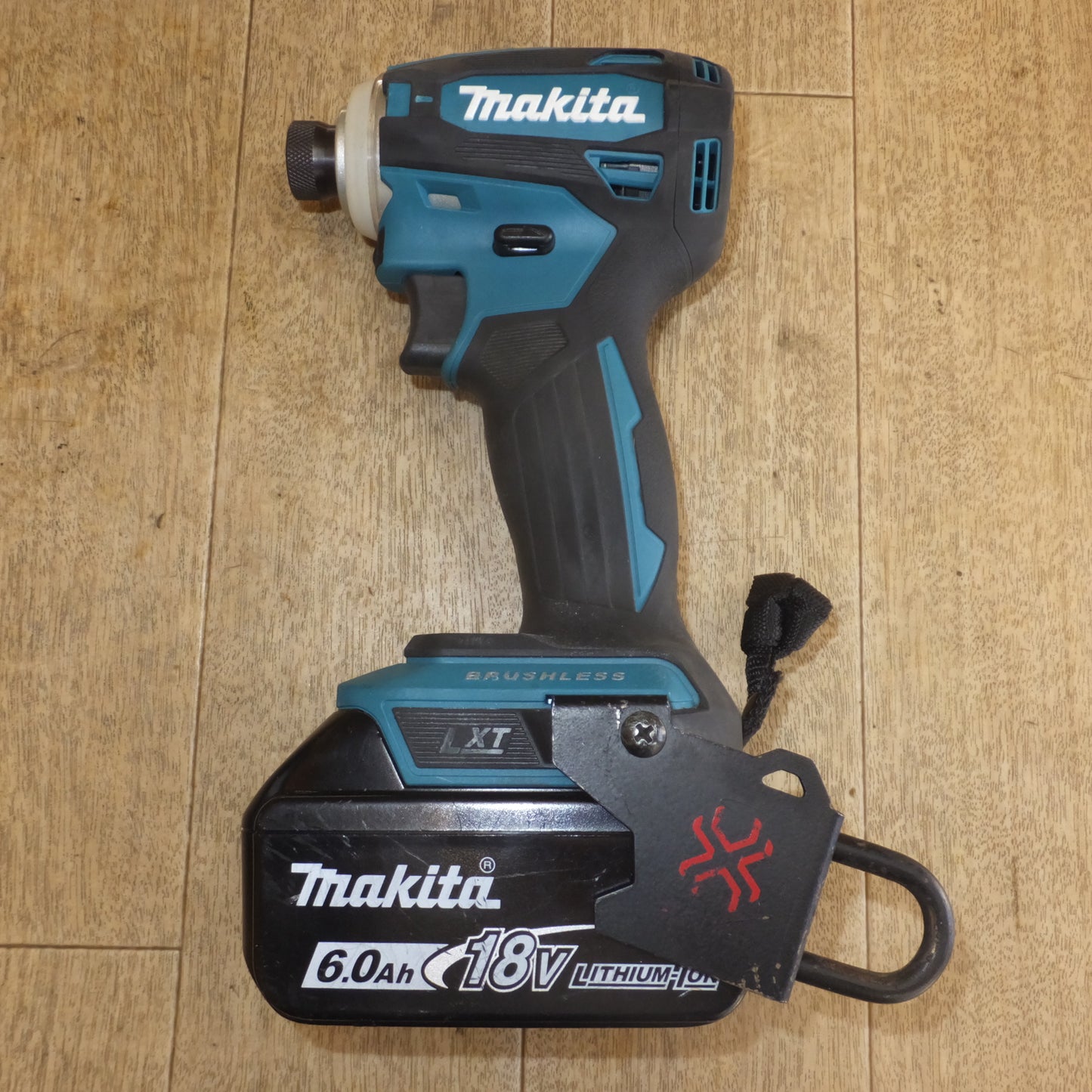 [送料無料]キレイ★マキタ makita 充電式インパクトドライバ TD172DRGX 18V 6.0Ah★