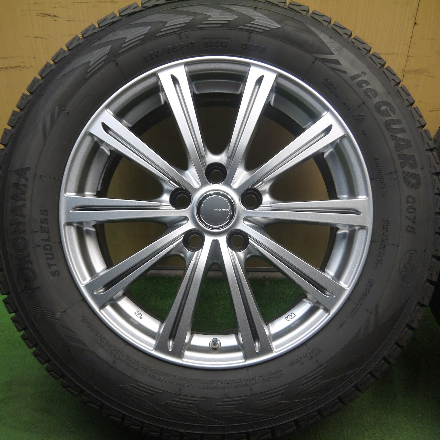 [送料無料]バリ溝！キレイ！9.5分★スタッドレス 225/65R17 ヨコハマ アイスガード G075 MiLLOUS ミルアス 17インチ PCD114.3/5H★3100206Hス