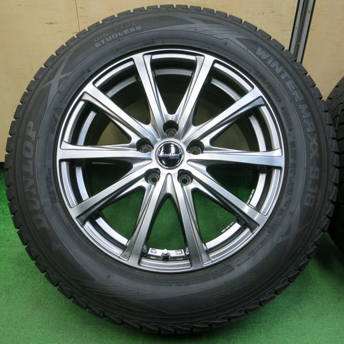 *送料無料*バリ溝！キレイ！9.5分以上★スタッドレス 225/65R17 ダンロップ ウインターマックス SJ8 EuroSpeed MANARAY マナレイ PCD114.3/5H★4010404イス