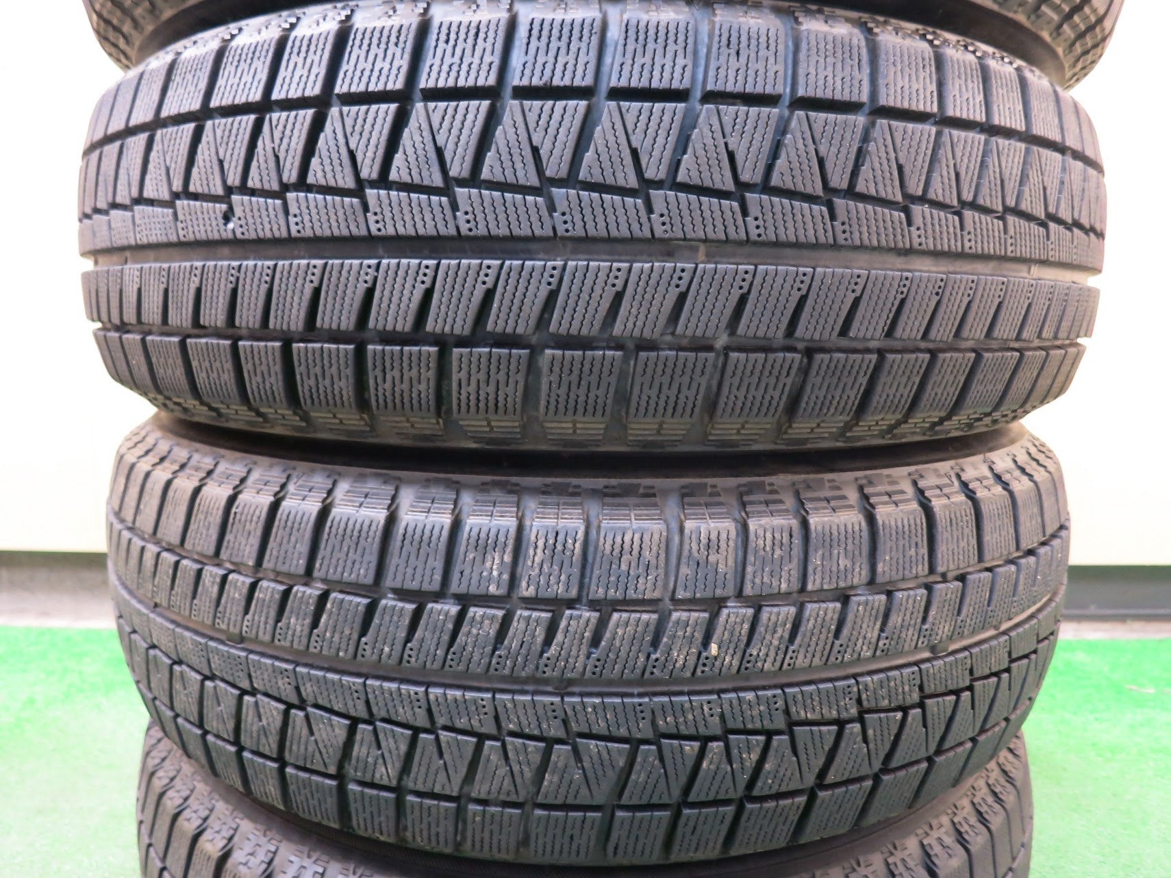 送料無料]バリ溝！8.5分☆スタッドレス 175/65R15 ブリヂストン アイスパートナー2 タイヤ 15インチ アクア カローラ 等☆ |  名古屋/岐阜の中古カー用品・工具の買取/販売ならガレージゲット