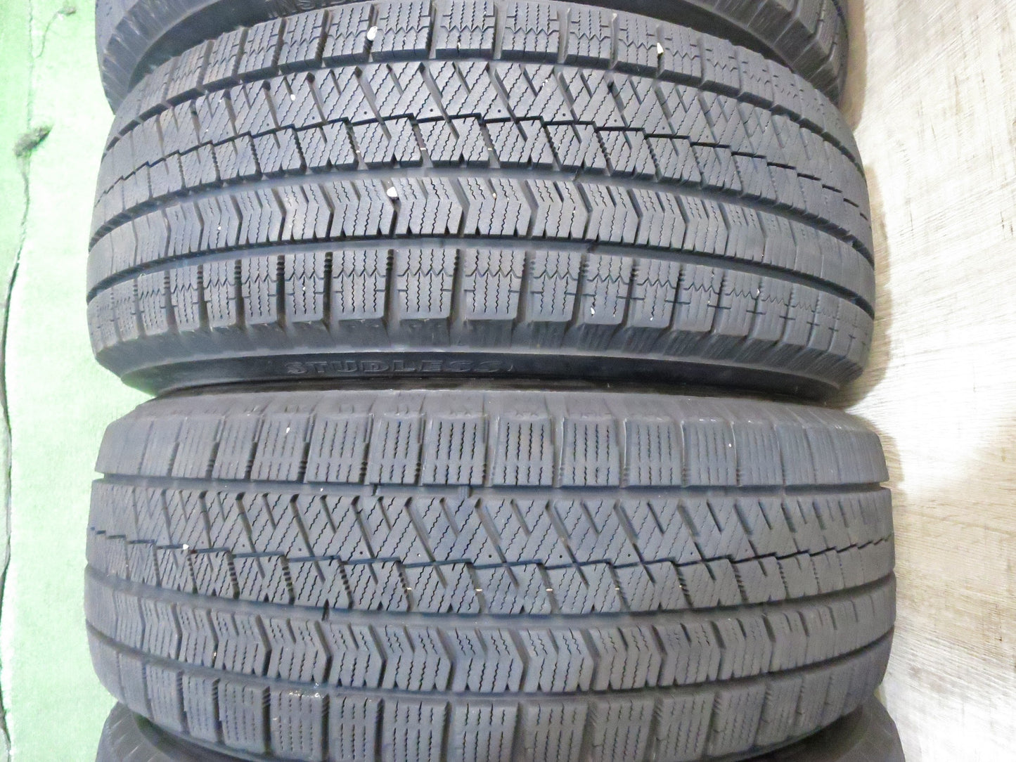 [送料無料]バリ溝！19年！キレイ！9.5分★スタッドレス 205/60R16 ブリヂストン ブリザック VRX2 BALMINUM バルミナ 16インチ PCD114.3/5H★3020806Hス