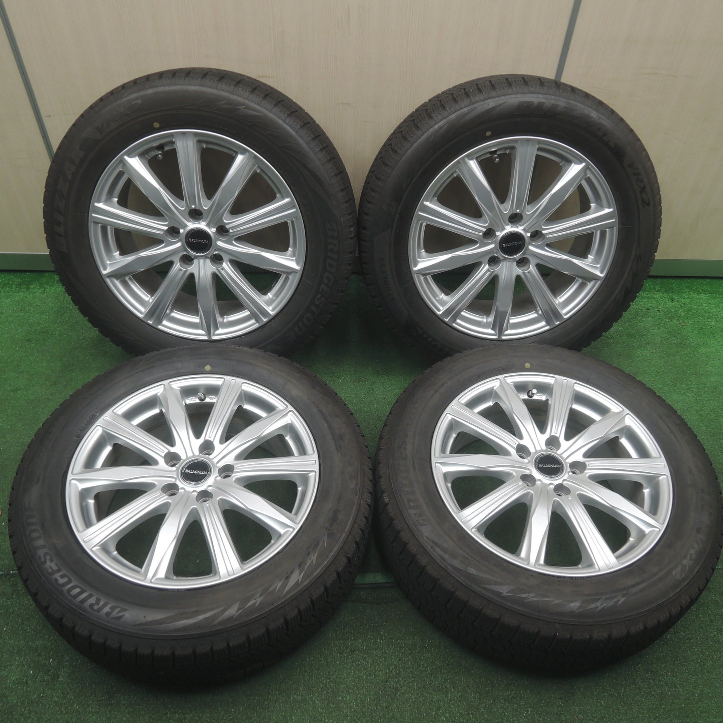 *送料無料*バリ溝！キレイ！9分★スタッドレス 215/60R17 ブリヂストン ブリザック VRX2 BALMINUM バルミナ PCD114.3/5H★3111310SYス