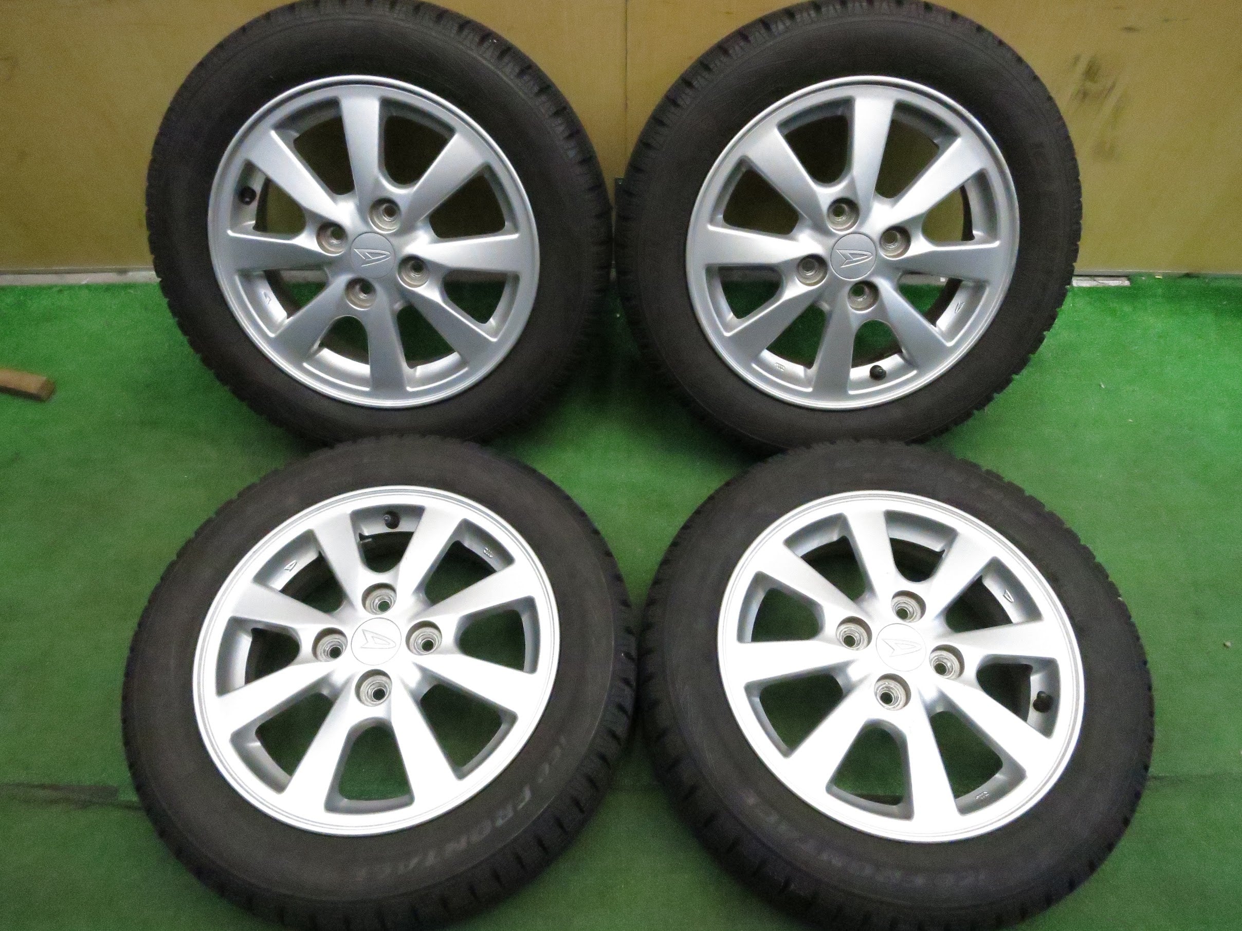 [送料無料]バリ溝！20年！9.5分以上★ダイハツ ムーヴ 純正 155/65R14 スタッドレス アイスフロンテージ 14インチ PCD100/4H  ムーブ★3013012Hス