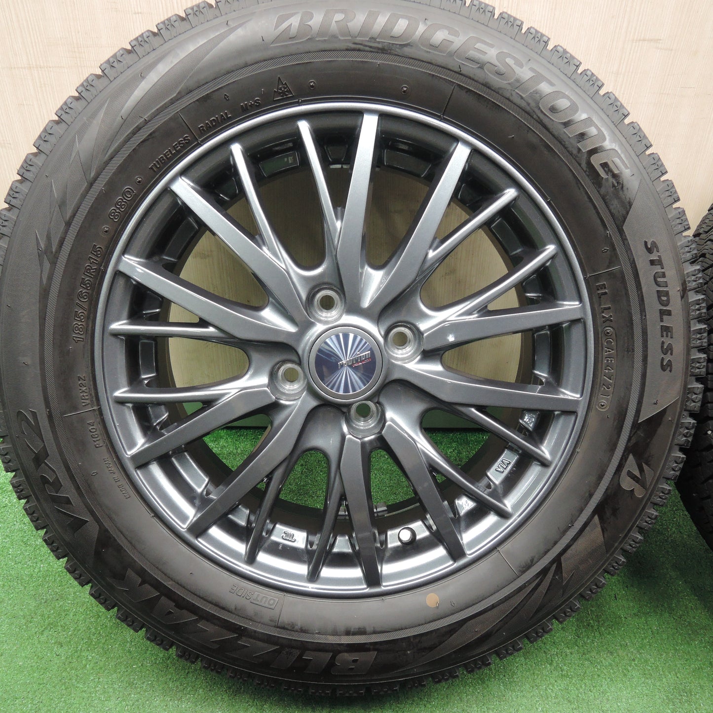 *送料無料*バリ溝！21年！キレイ！9.5分★スタッドレス 185/65R15 ブリヂストン ブリザック VRX2 ravrion RM01 ラブリオン 15インチ PCD100/4H★3120818TNス